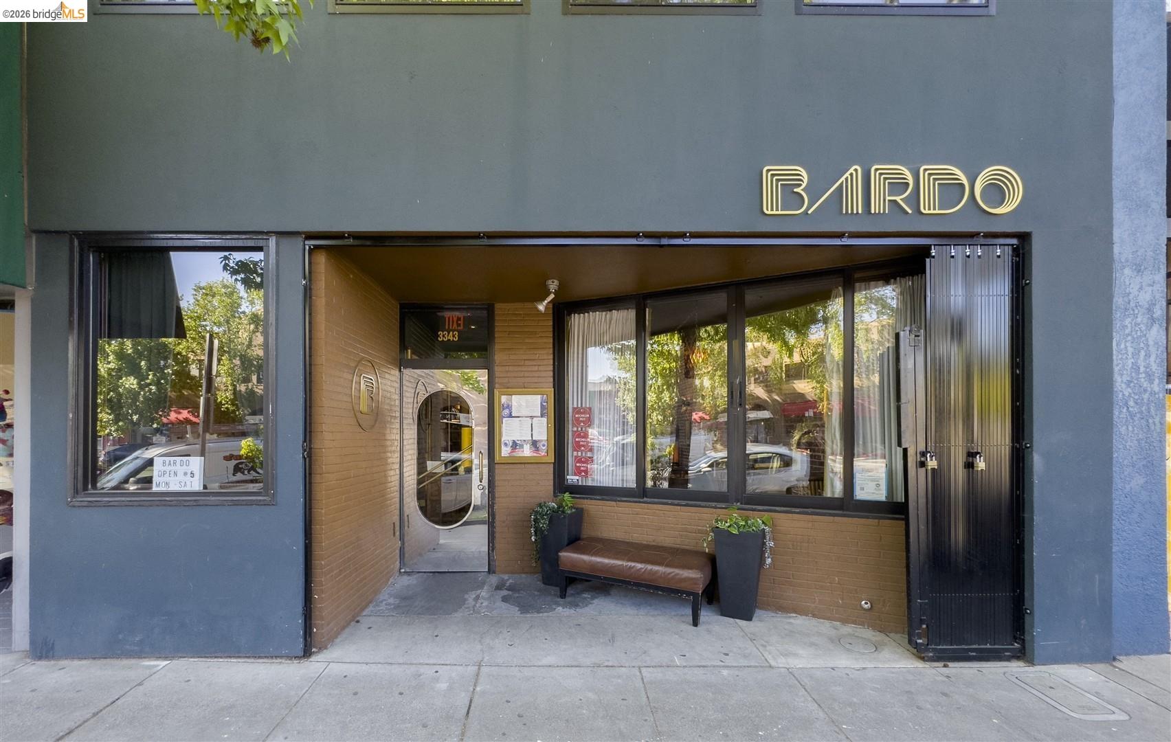 385 Jayne Ave #105