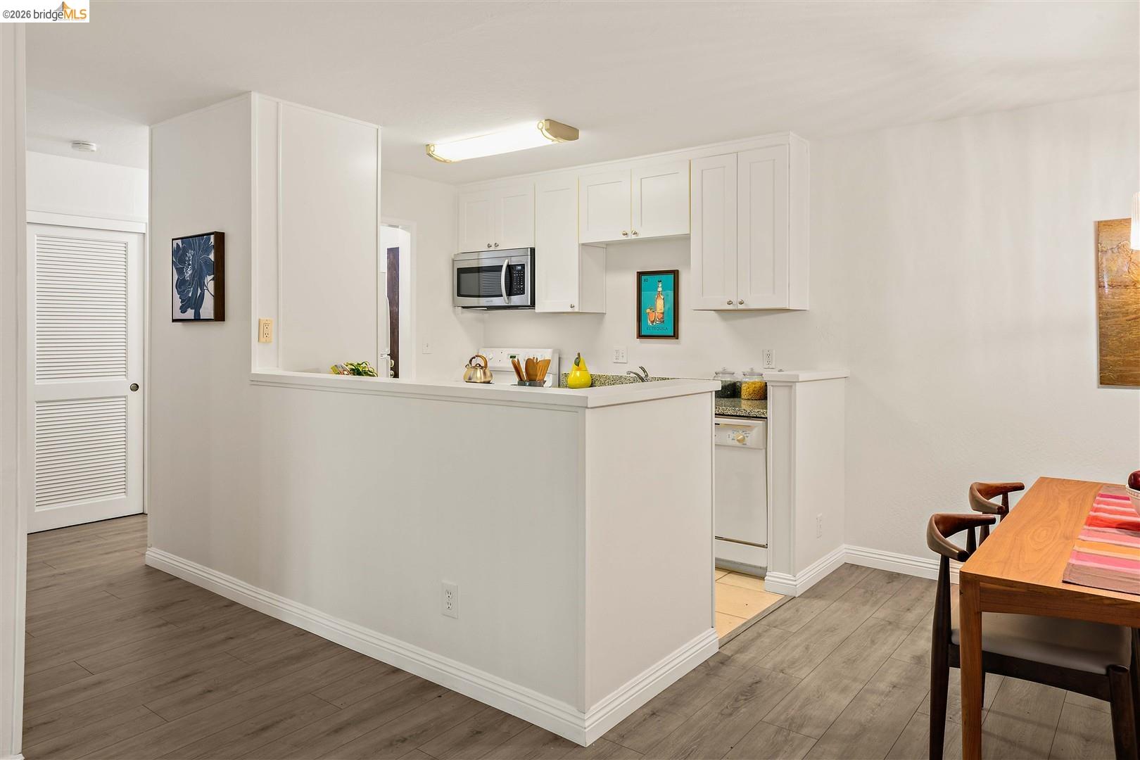 385 Jayne Ave #105