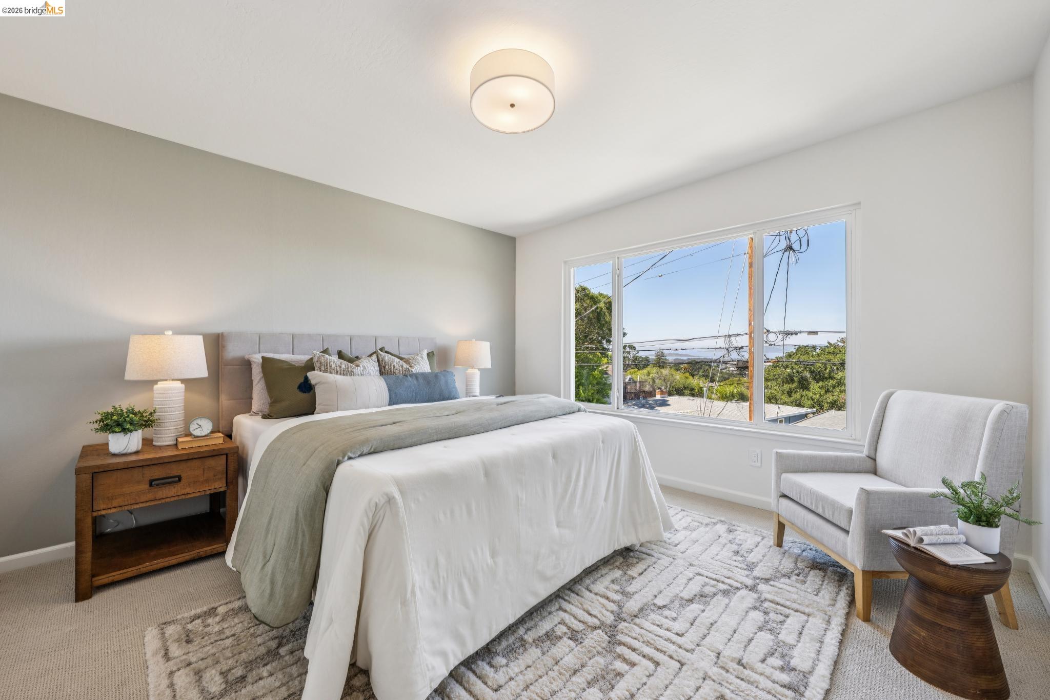 2328 Carquinez Ave