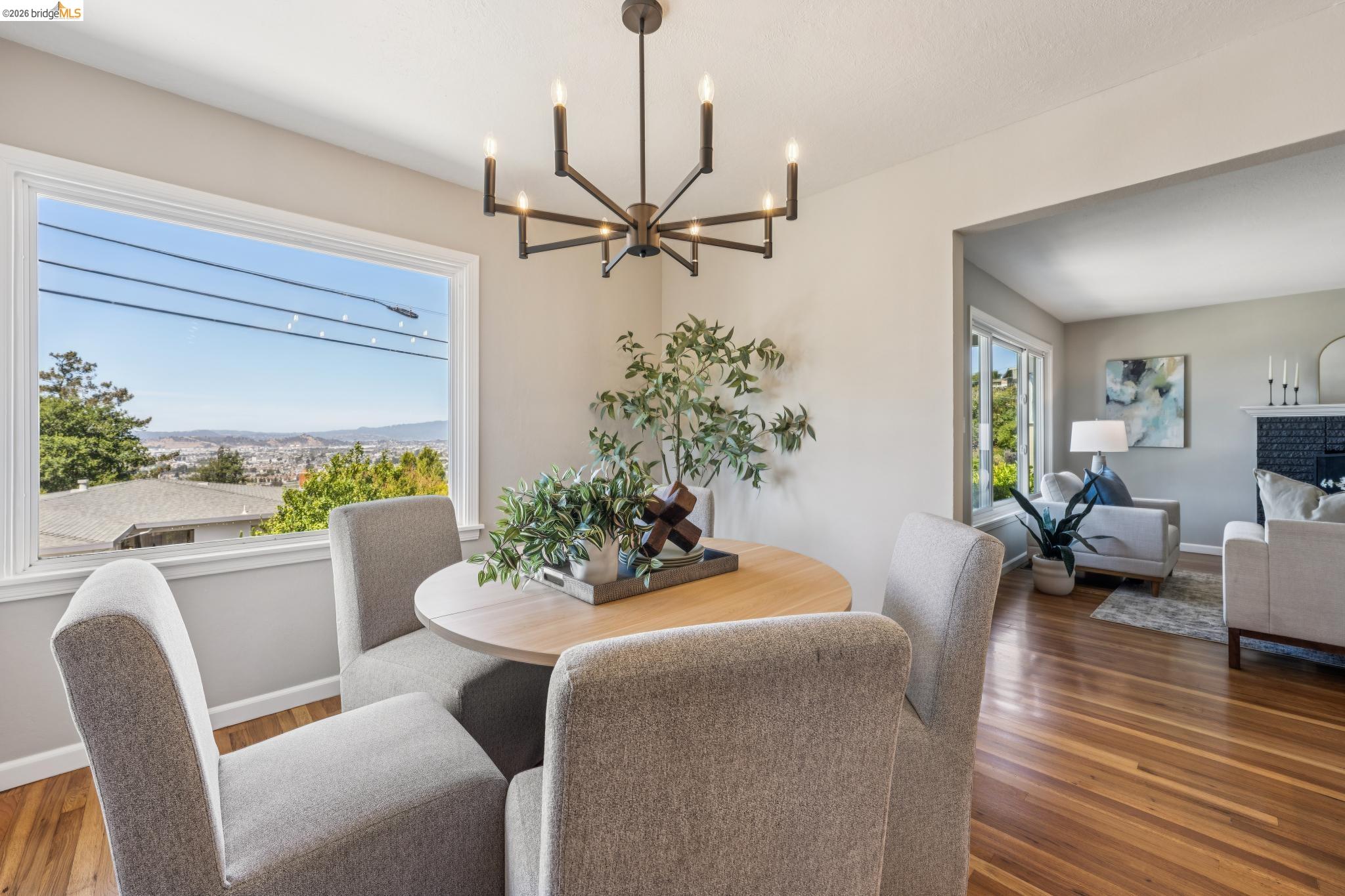 2328 Carquinez Ave