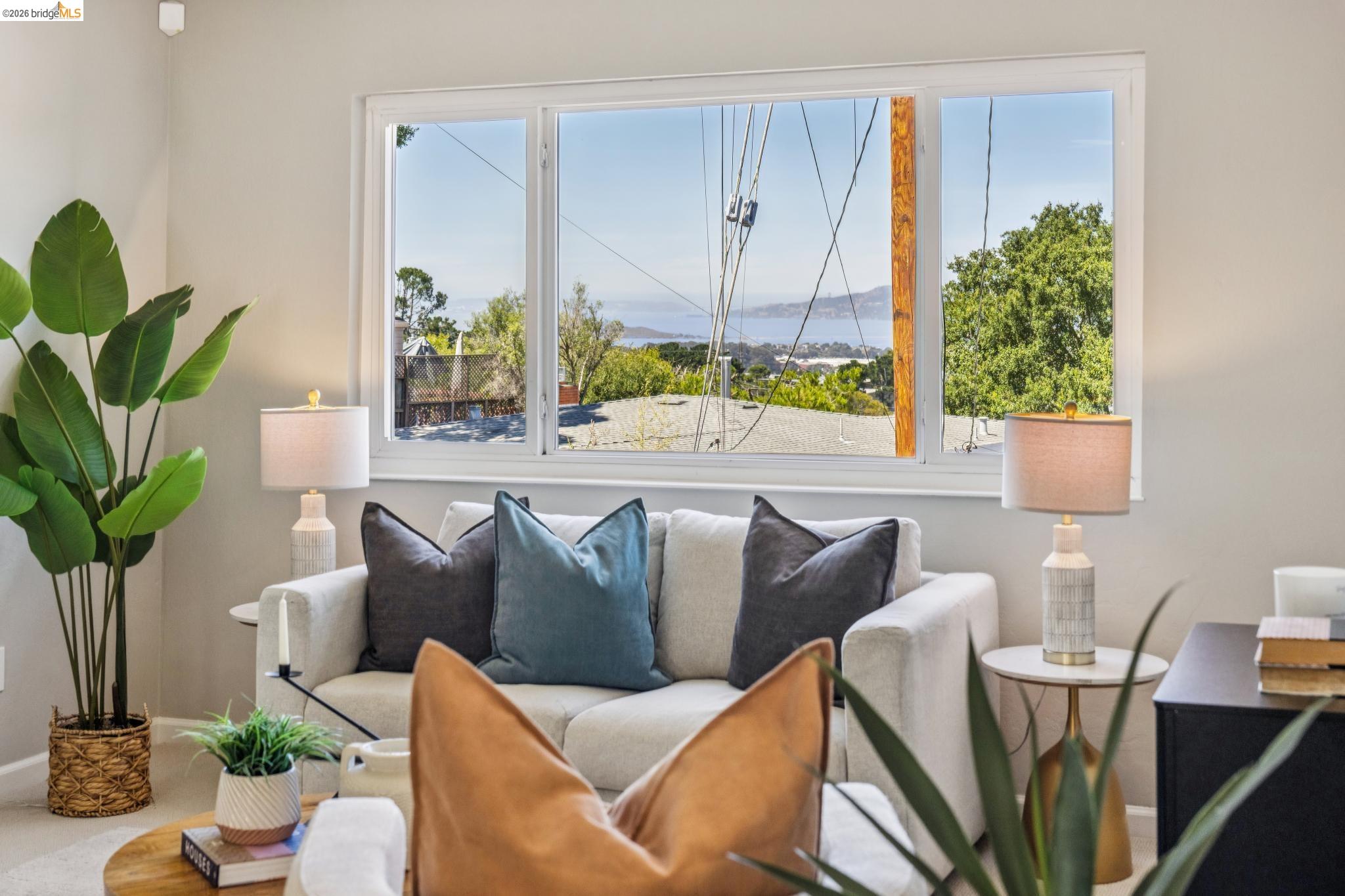 2328 Carquinez Ave