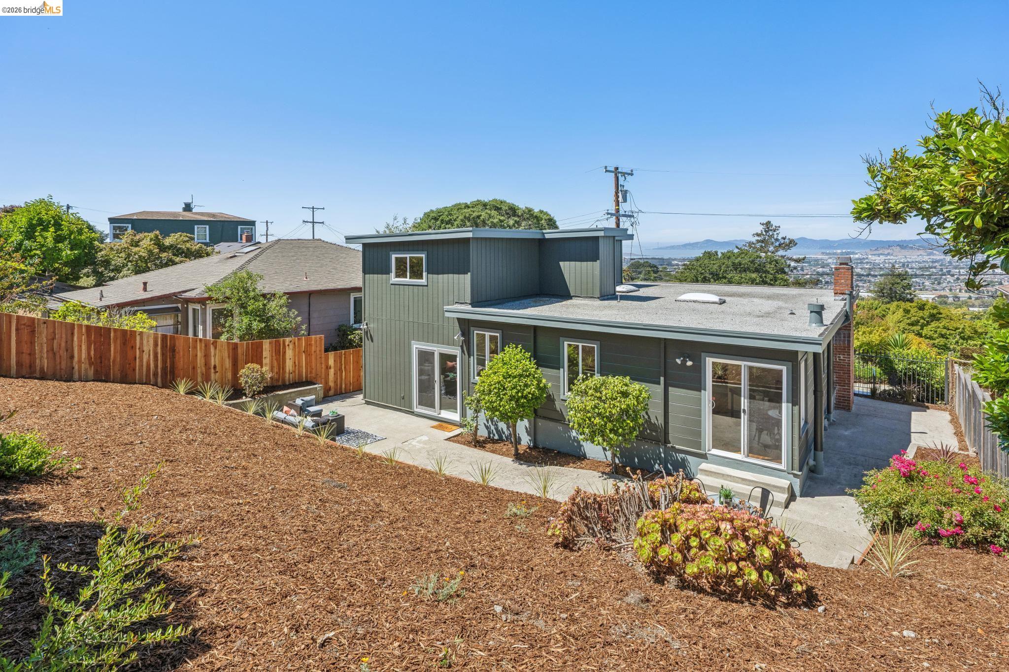 2328 Carquinez Ave