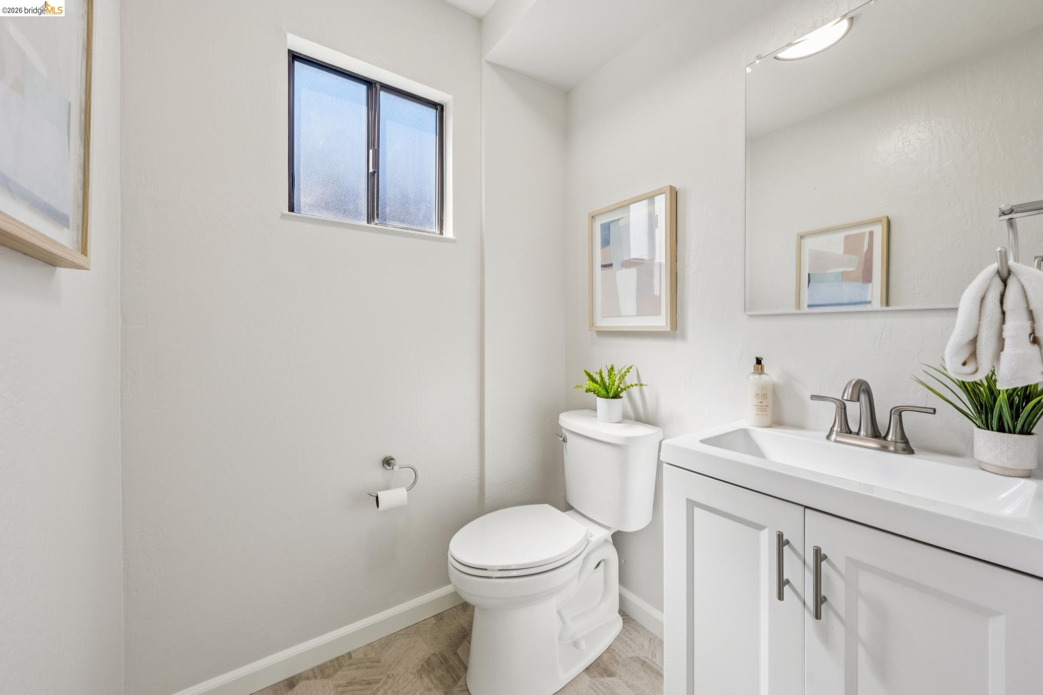 2328 Carquinez Ave