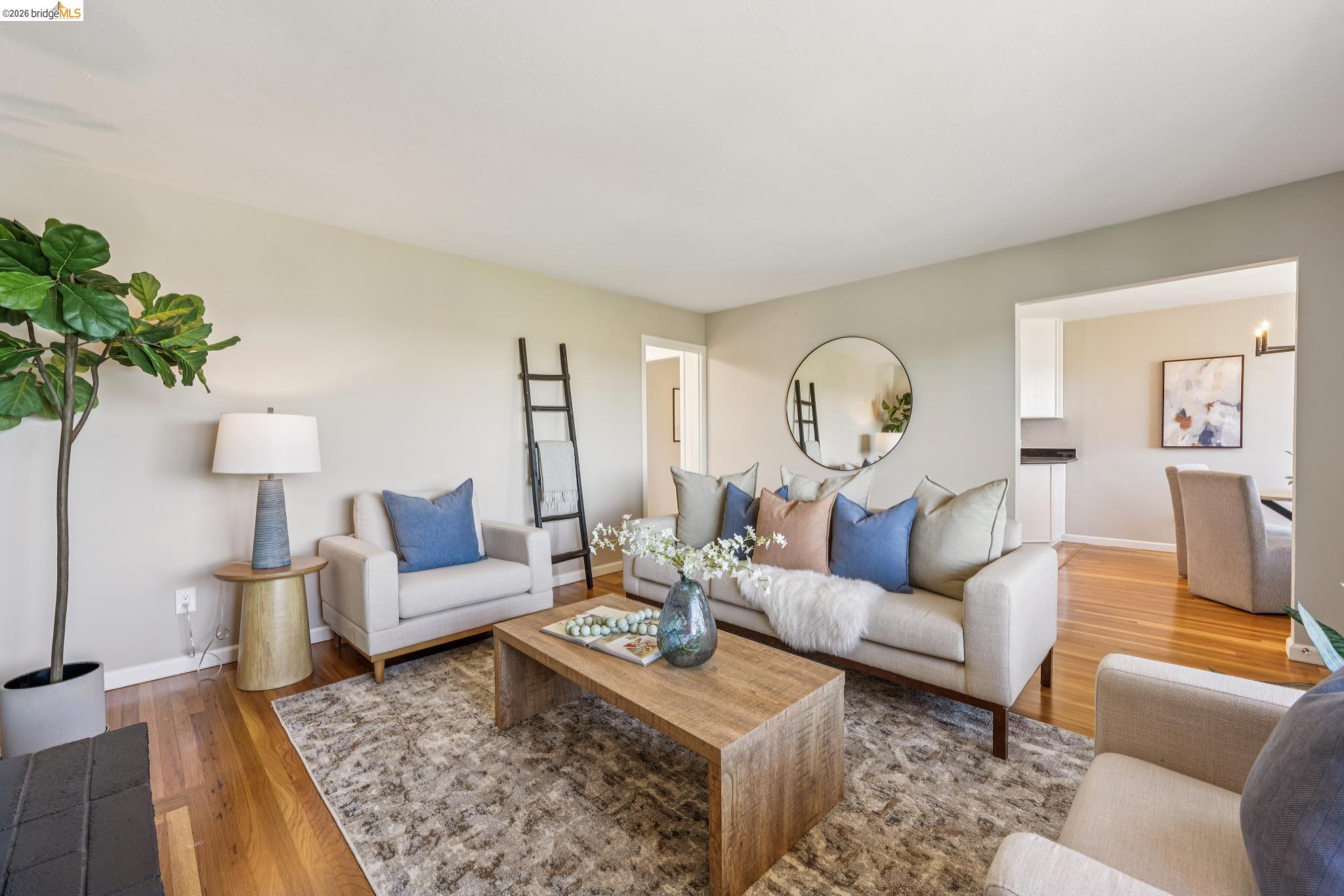2328 Carquinez Ave