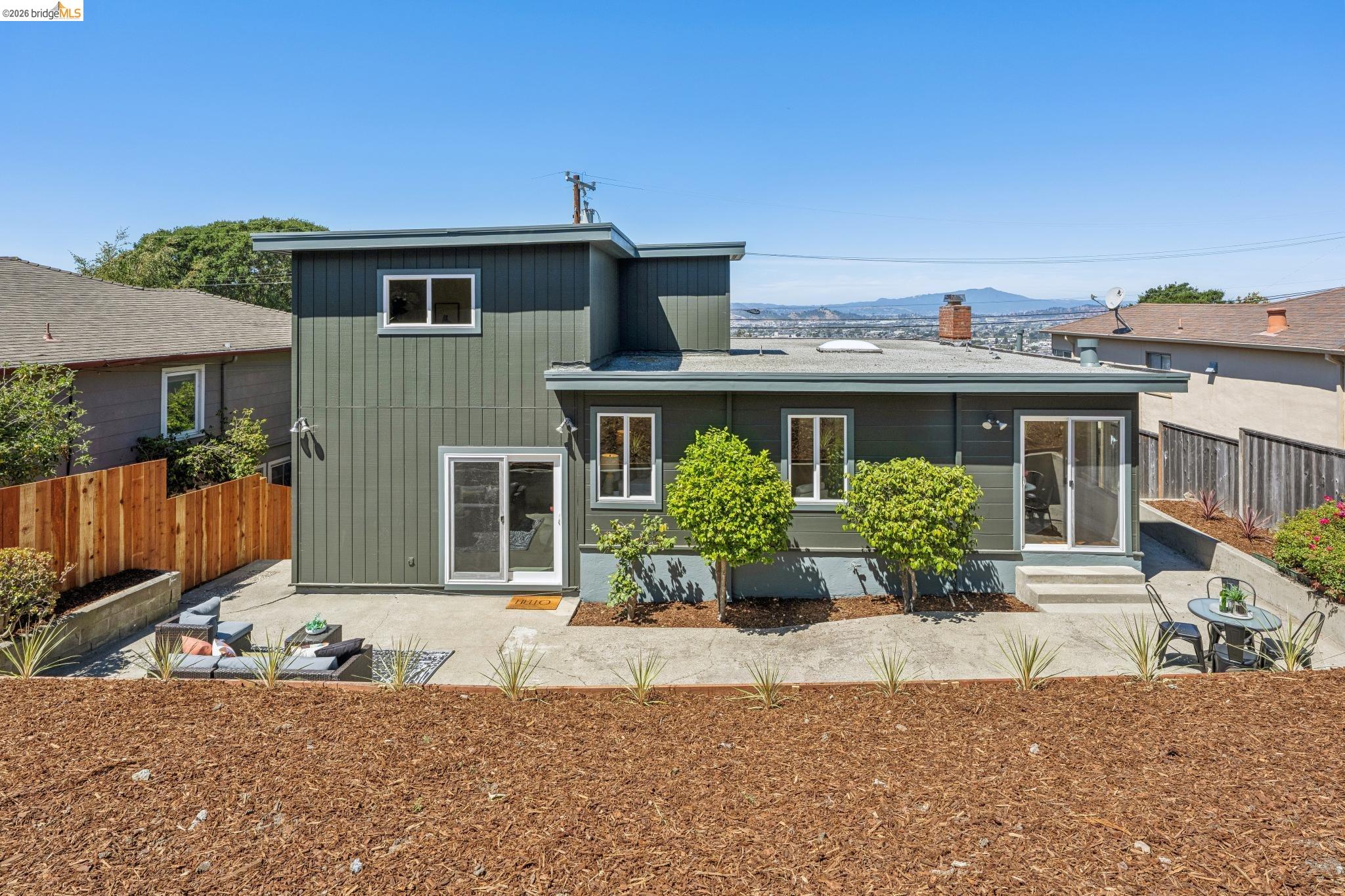 2328 Carquinez Ave