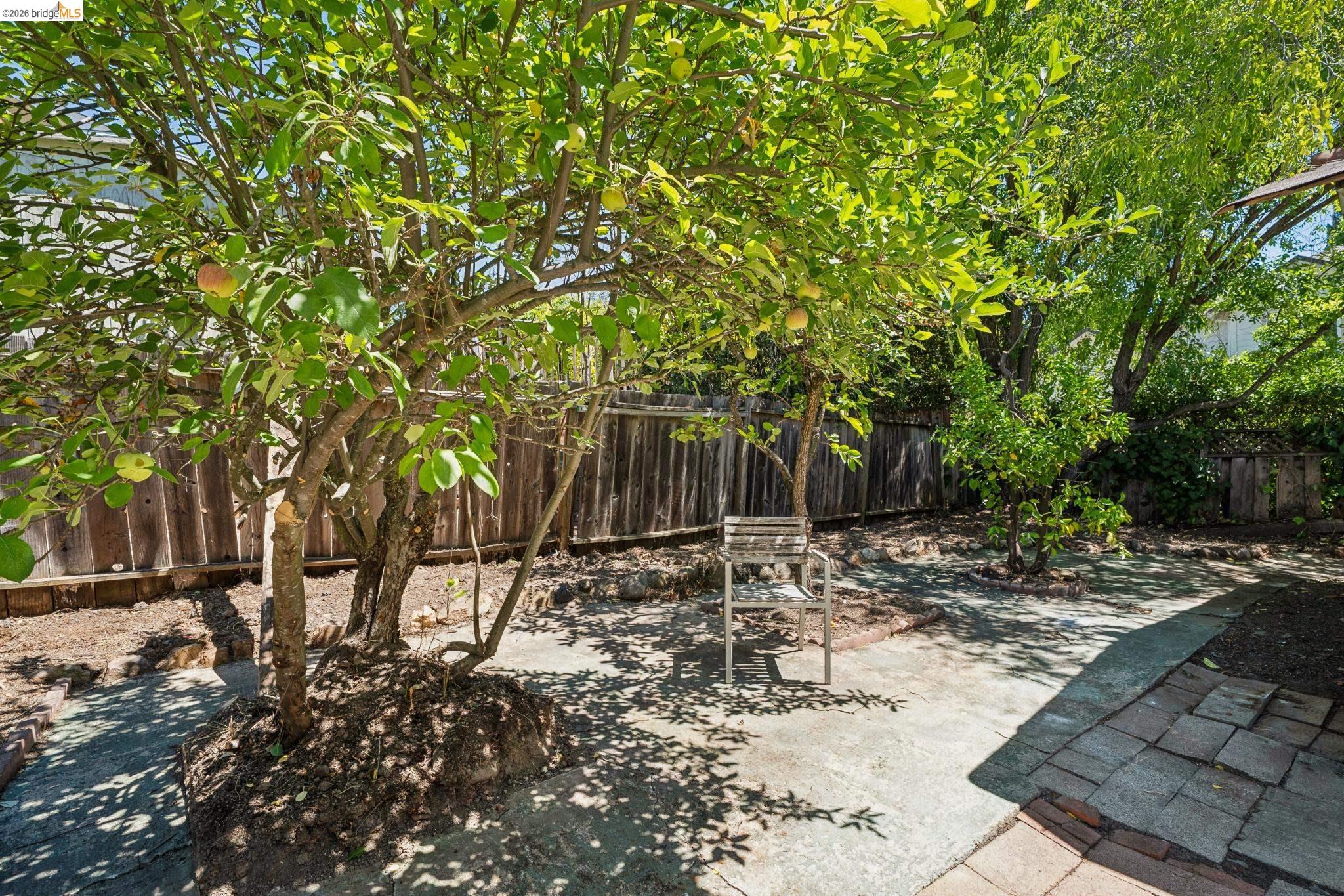 1810 3RD AVE