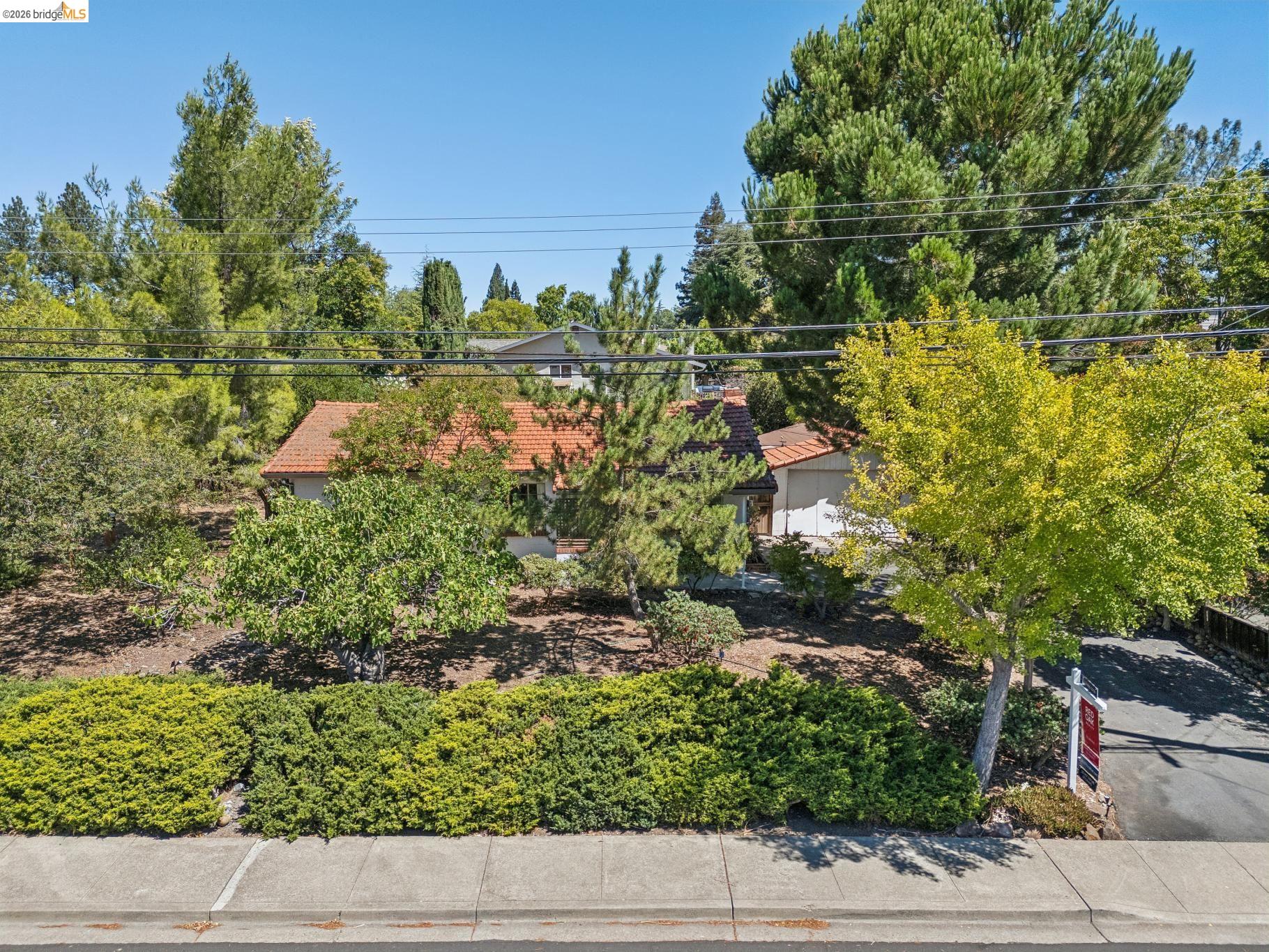 1810 3RD AVE