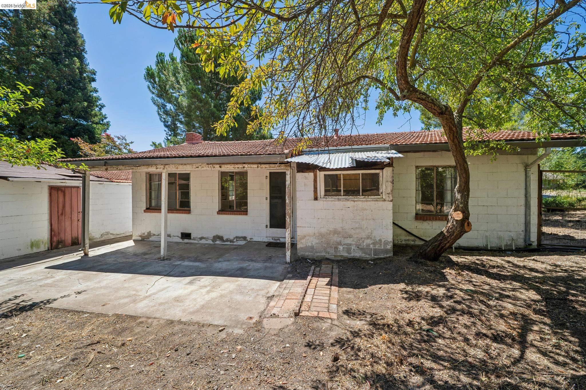 1810 3RD AVE