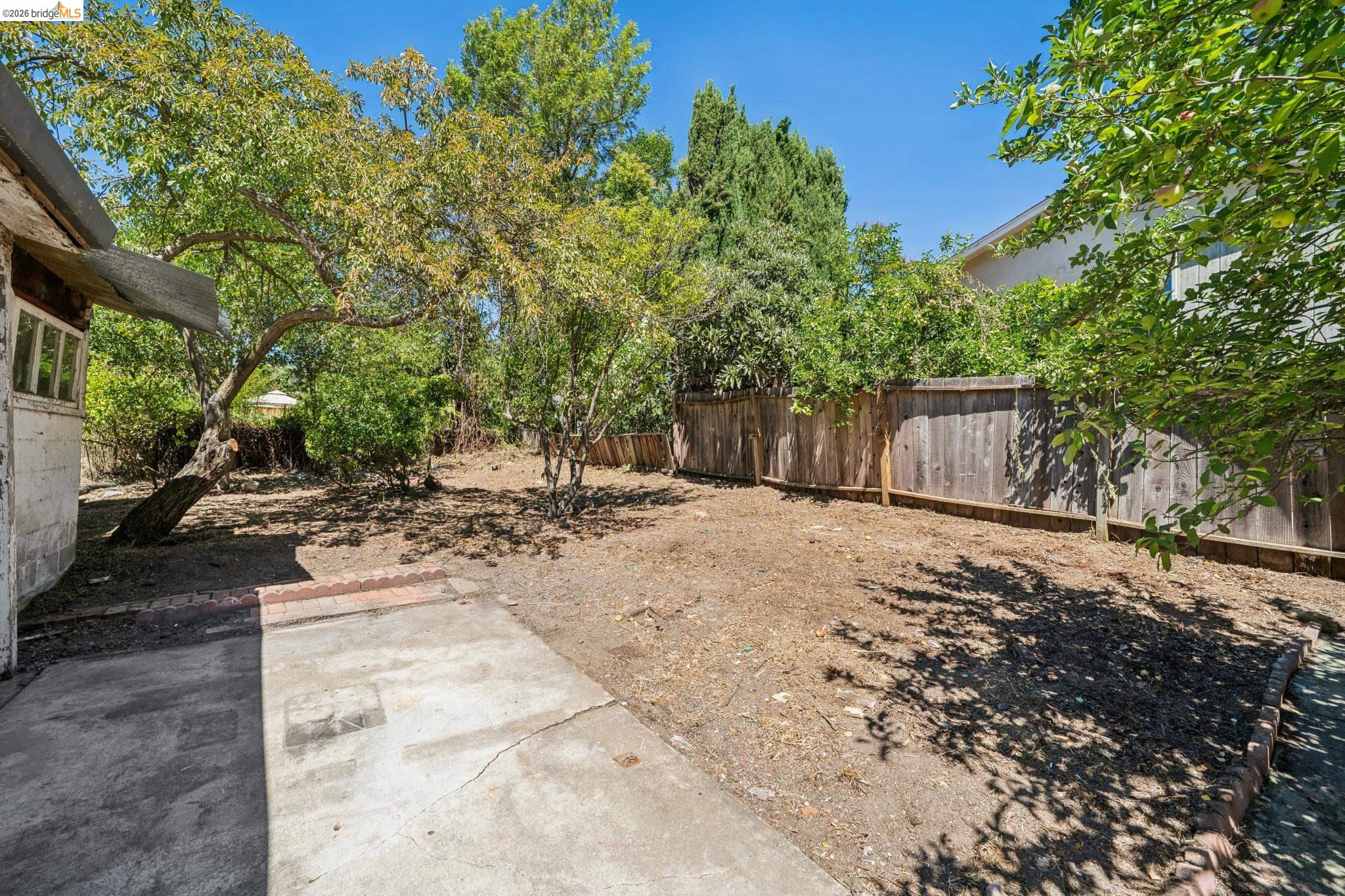1810 3RD AVE