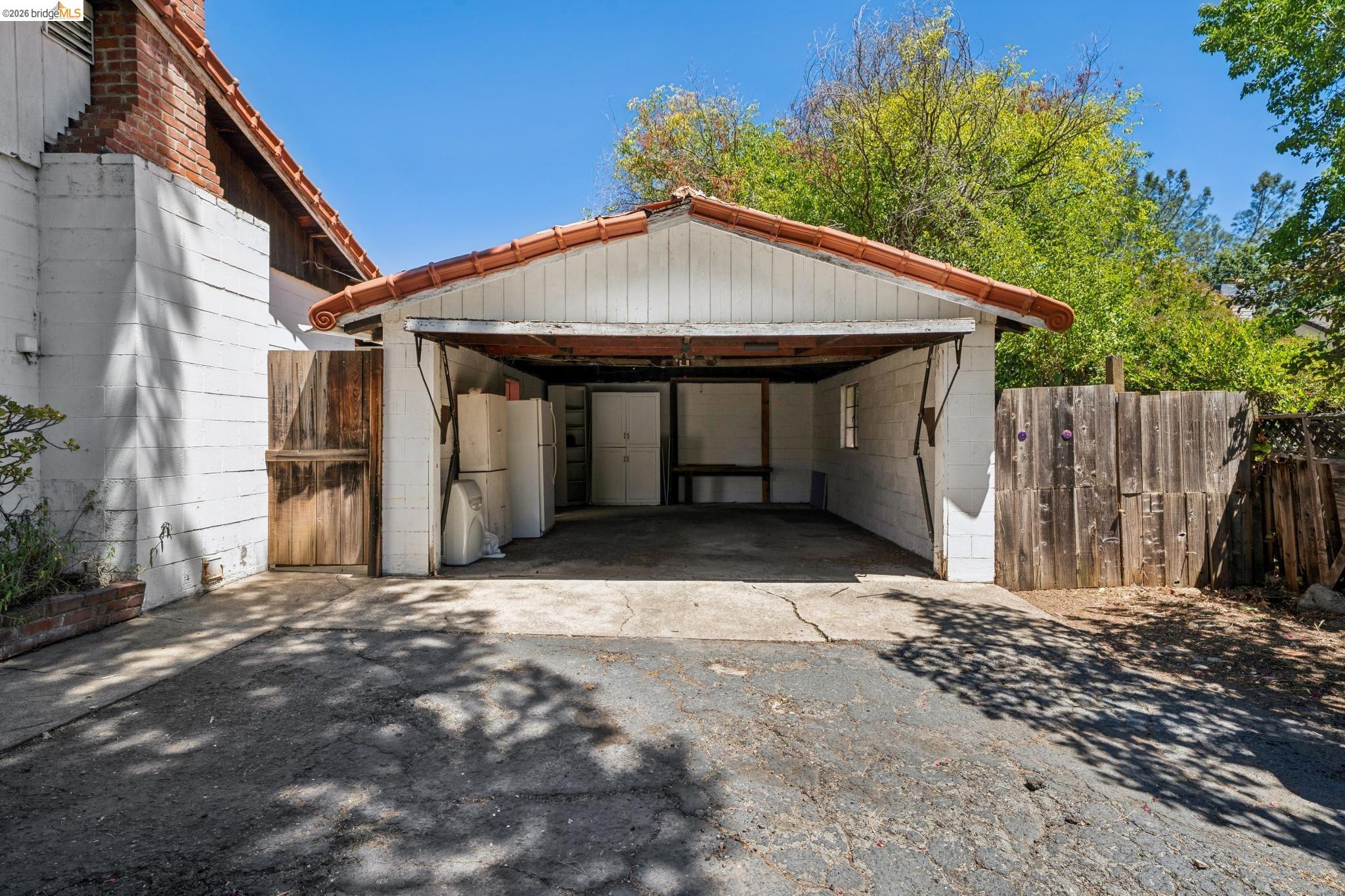 1810 3RD AVE
