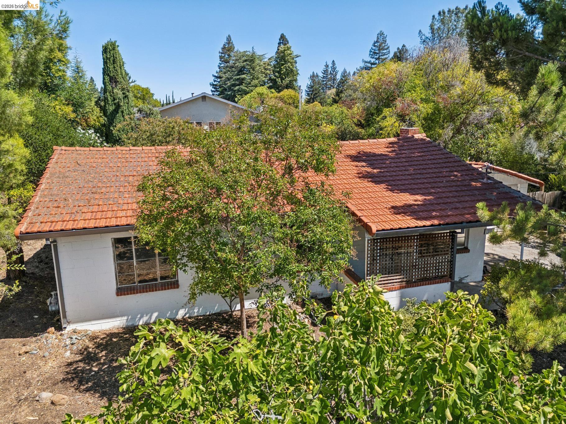 1810 3RD AVE