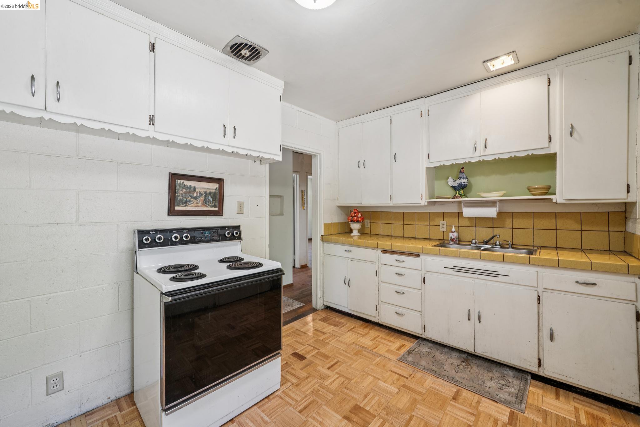 1810 3RD AVE