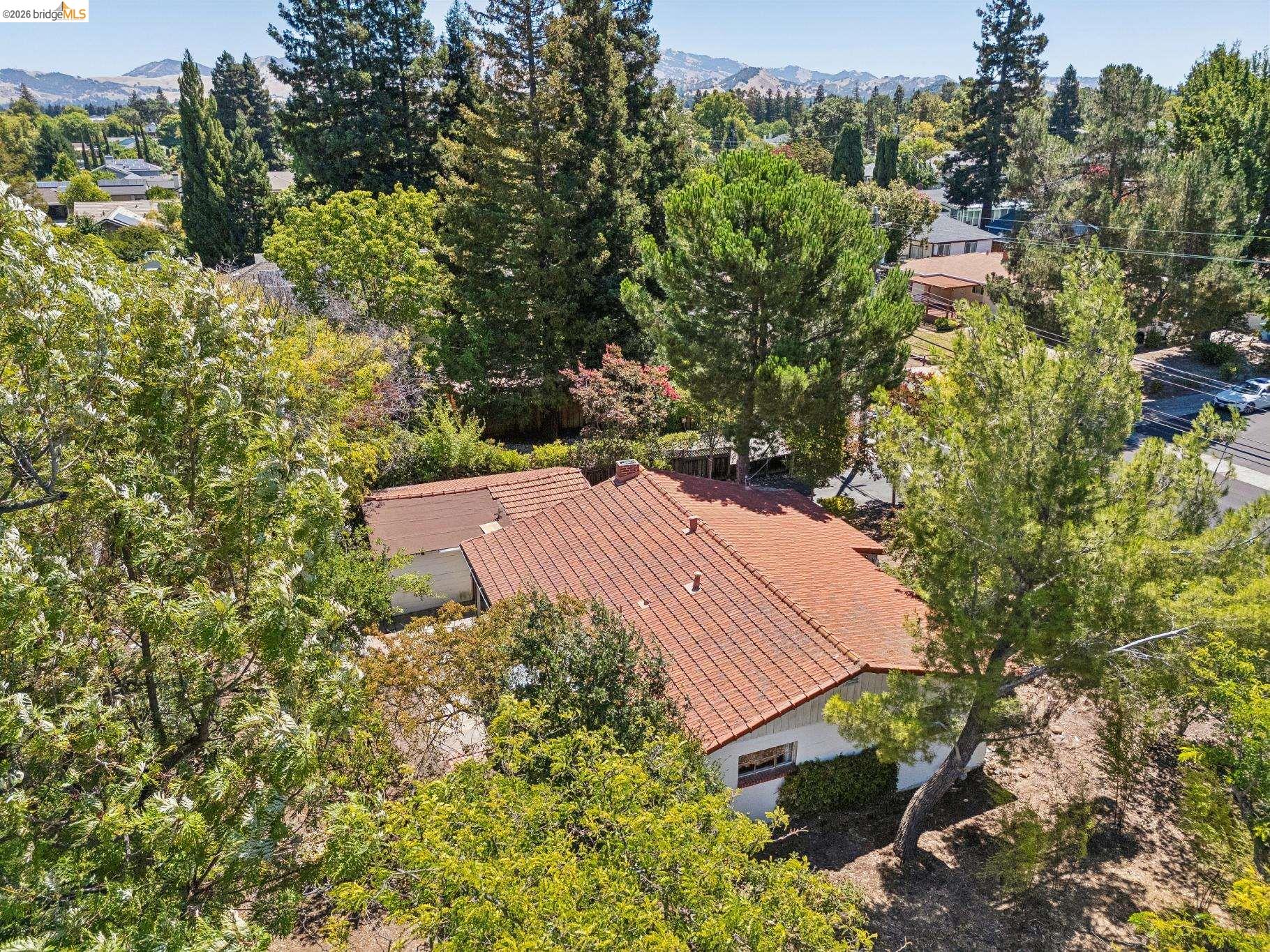 1810 3RD AVE