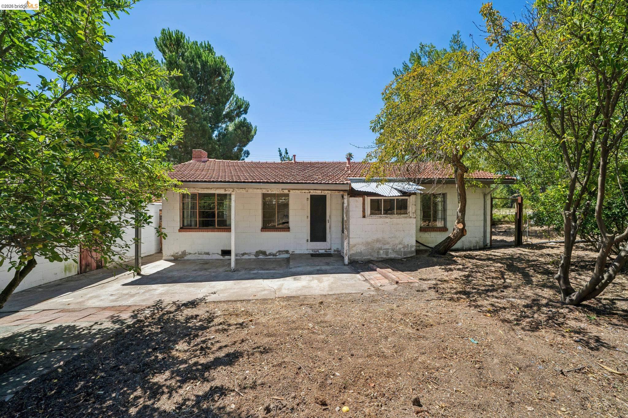 1810 3RD AVE