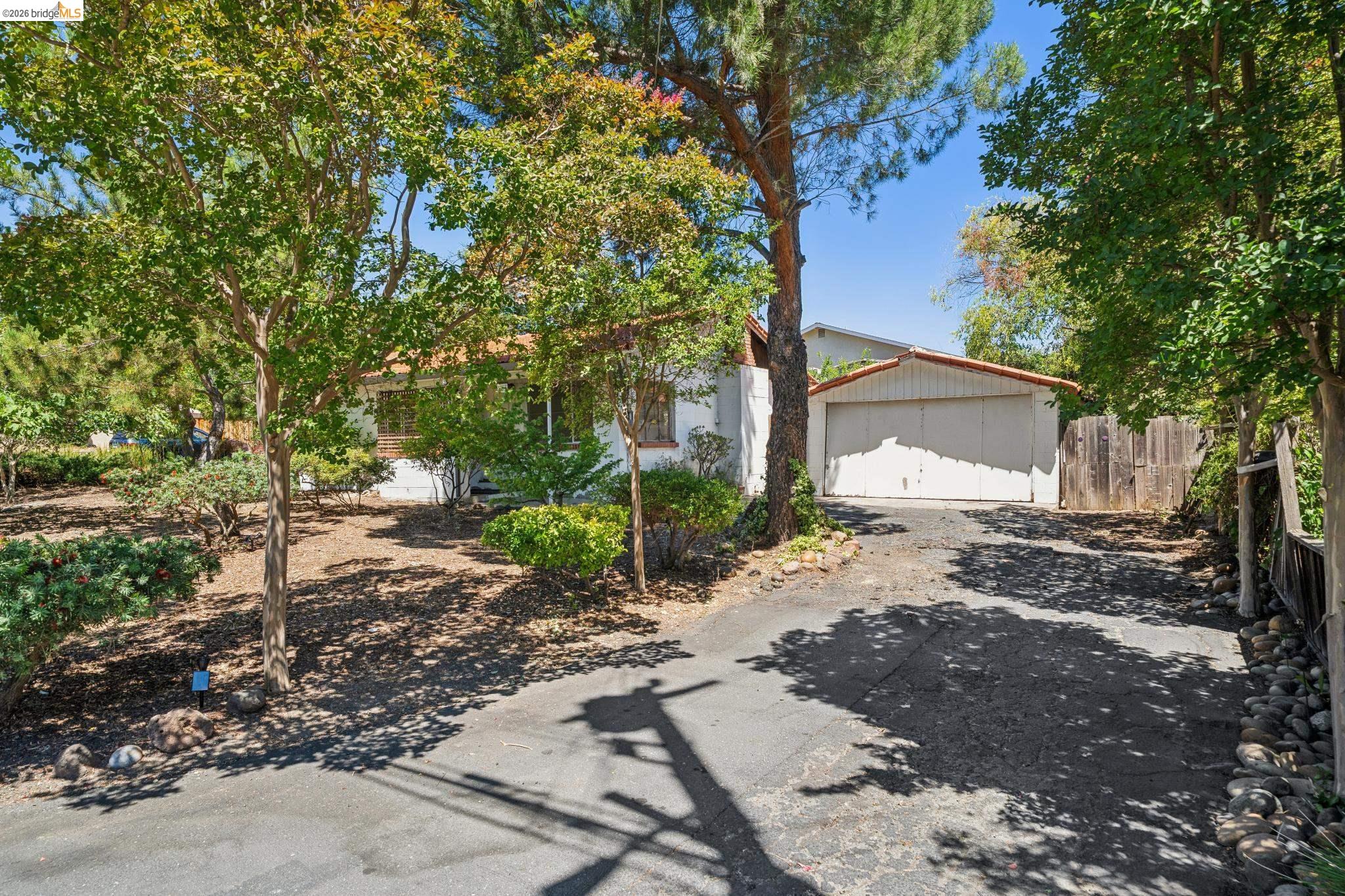 1810 3RD AVE