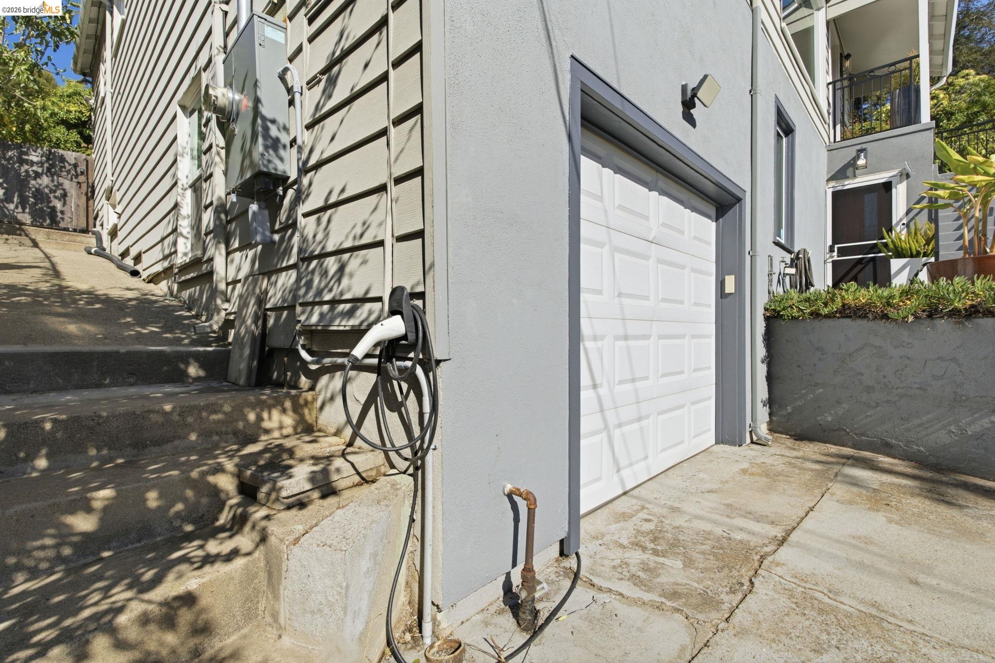 7308 Hillmont