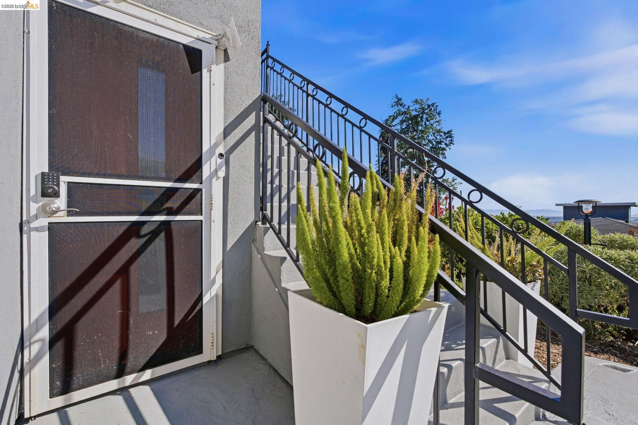 7308 Hillmont