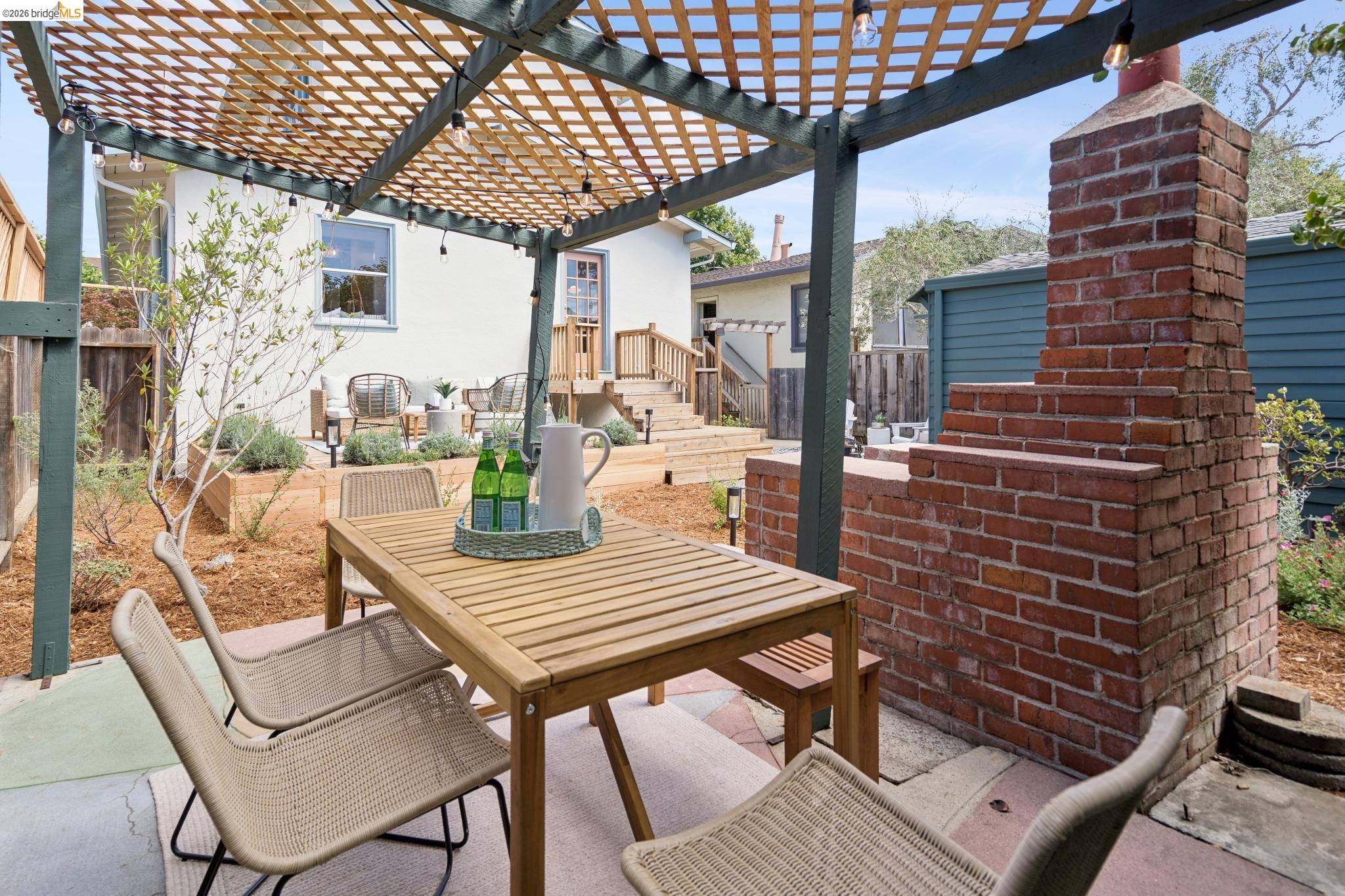 4187 Emerald Street