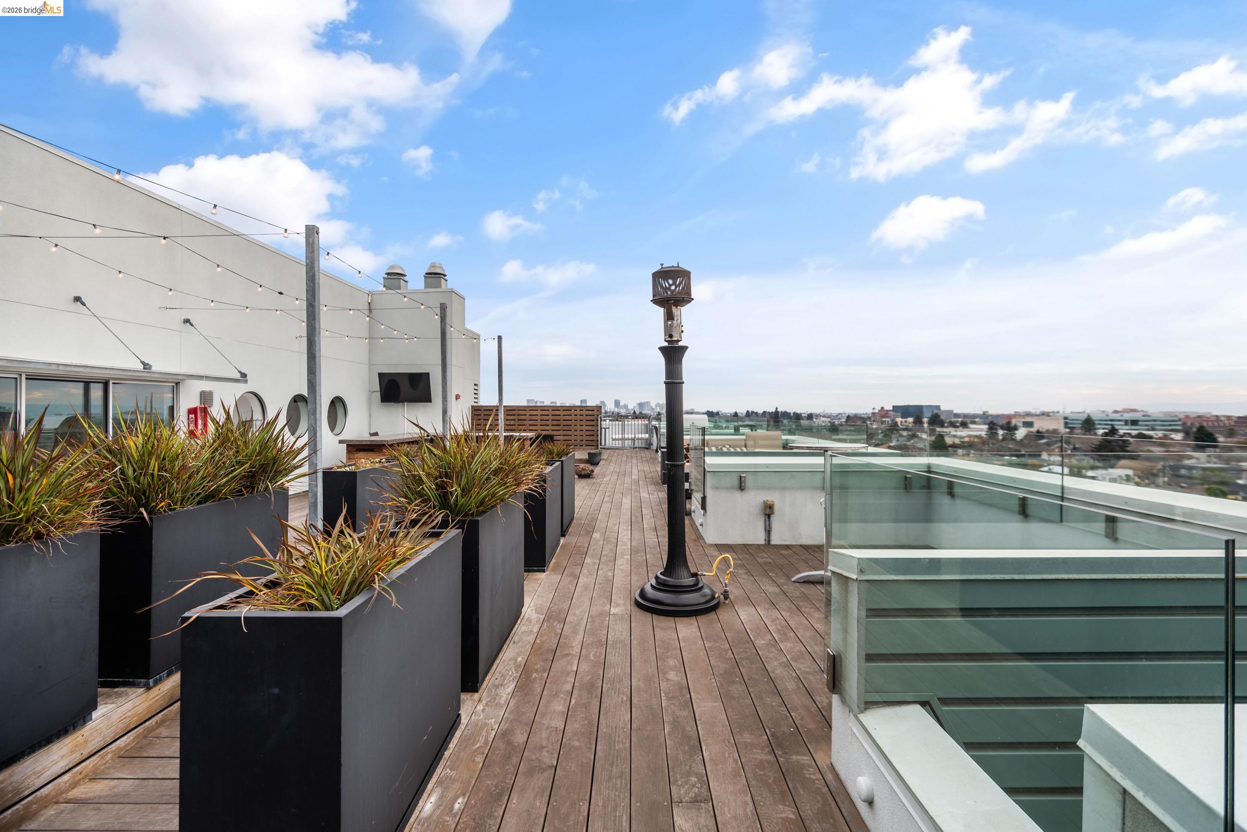 6465 San Pablo Ave #303