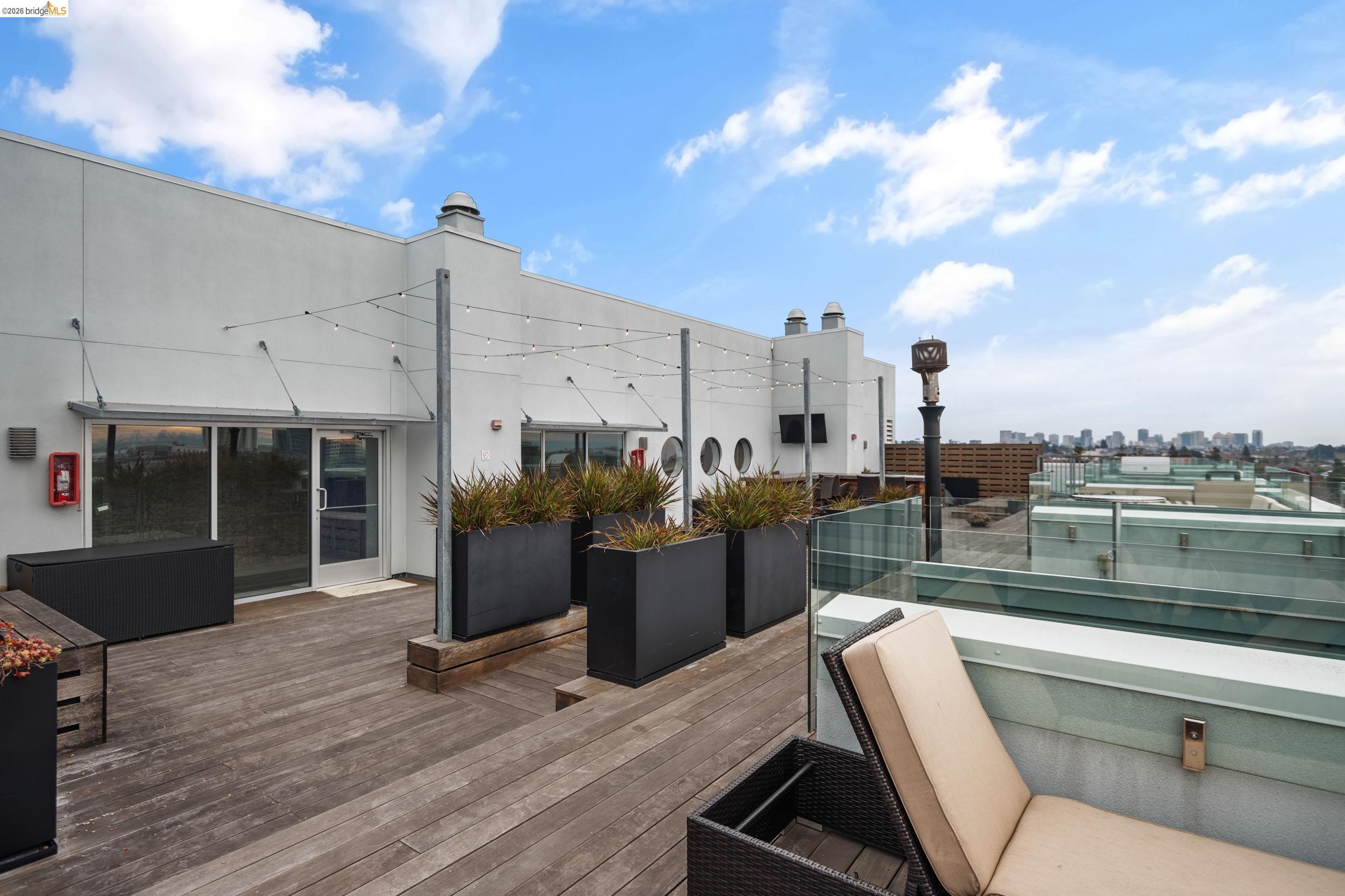 6465 San Pablo Ave #303