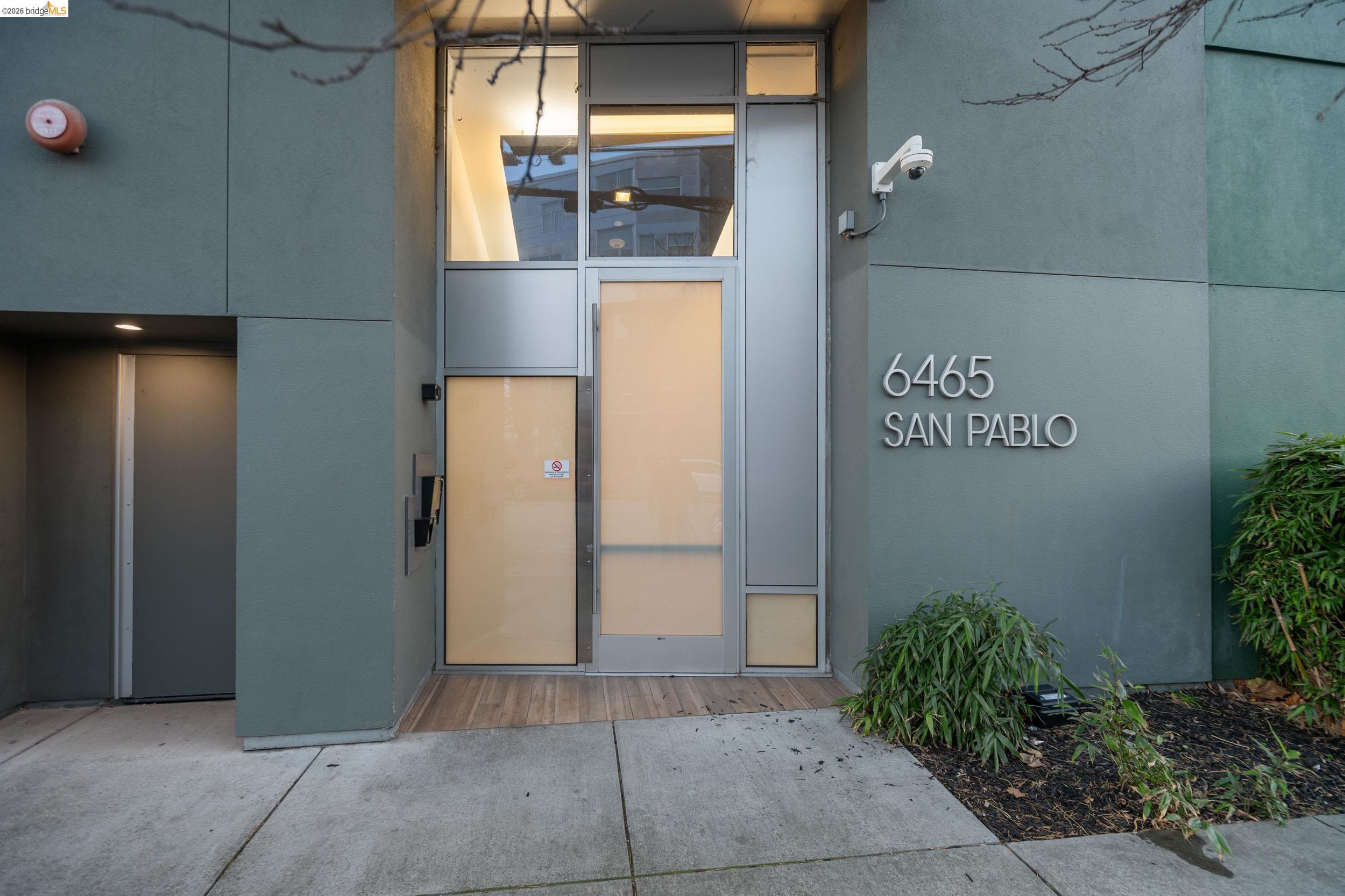 6465 San Pablo Ave #303