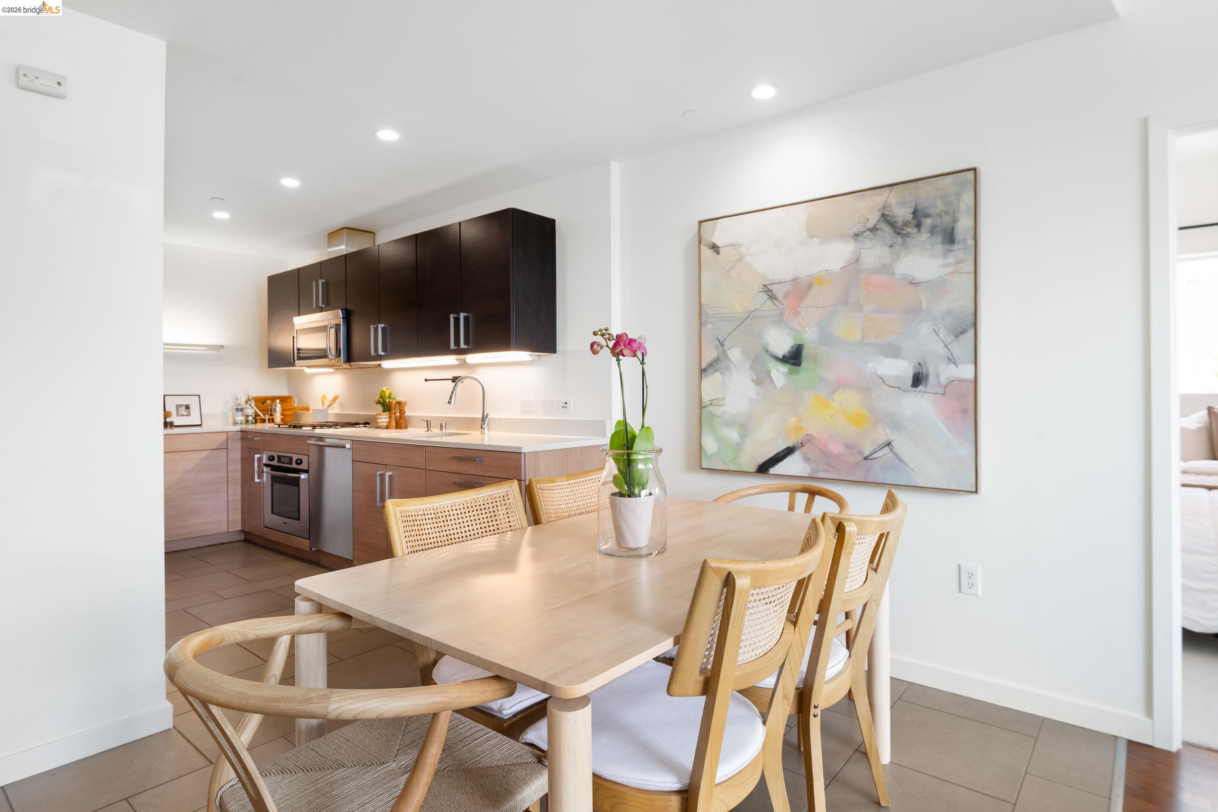 6465 San Pablo Ave #303