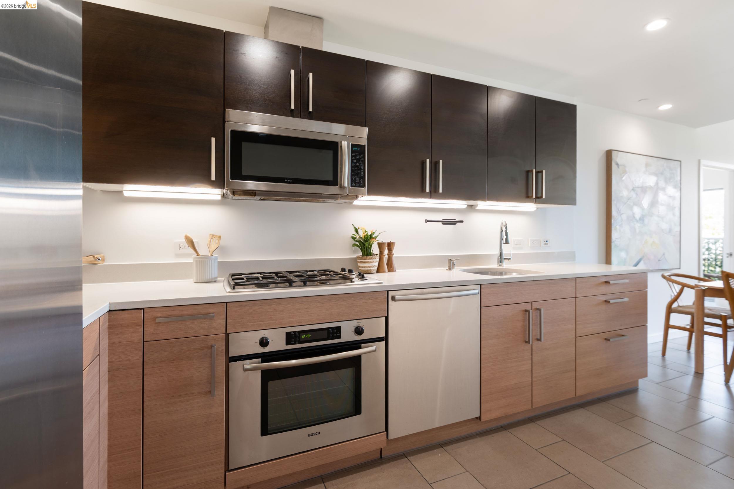 6465 San Pablo Ave #303