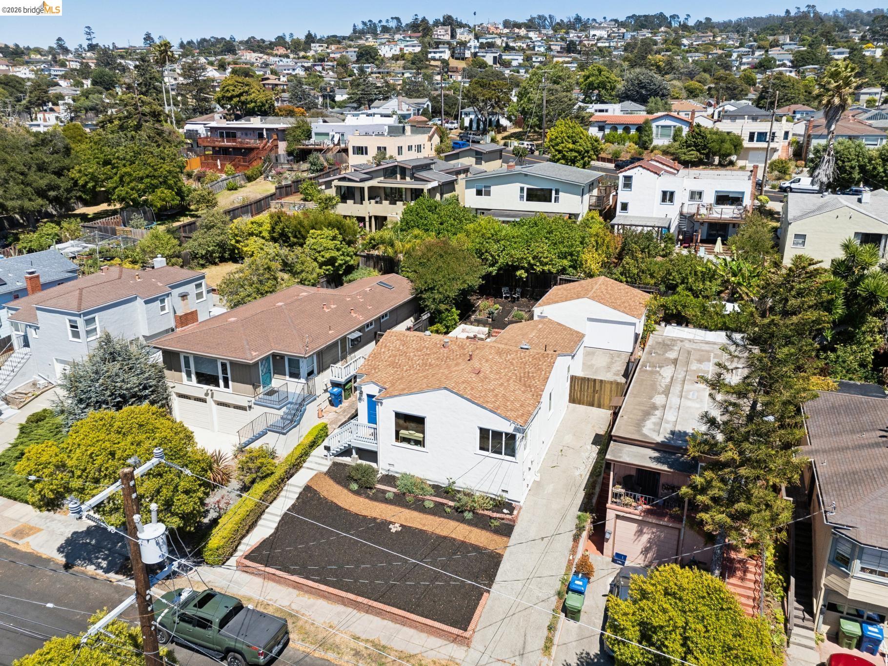 2332 Mono Ave