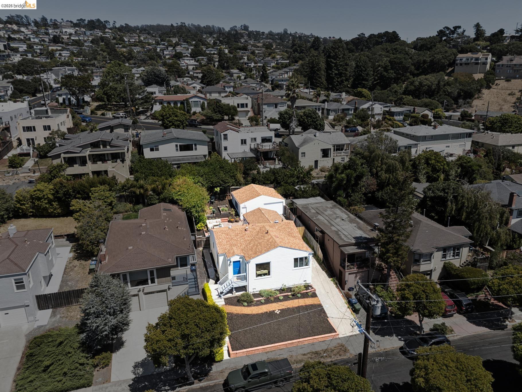 2332 Mono Ave