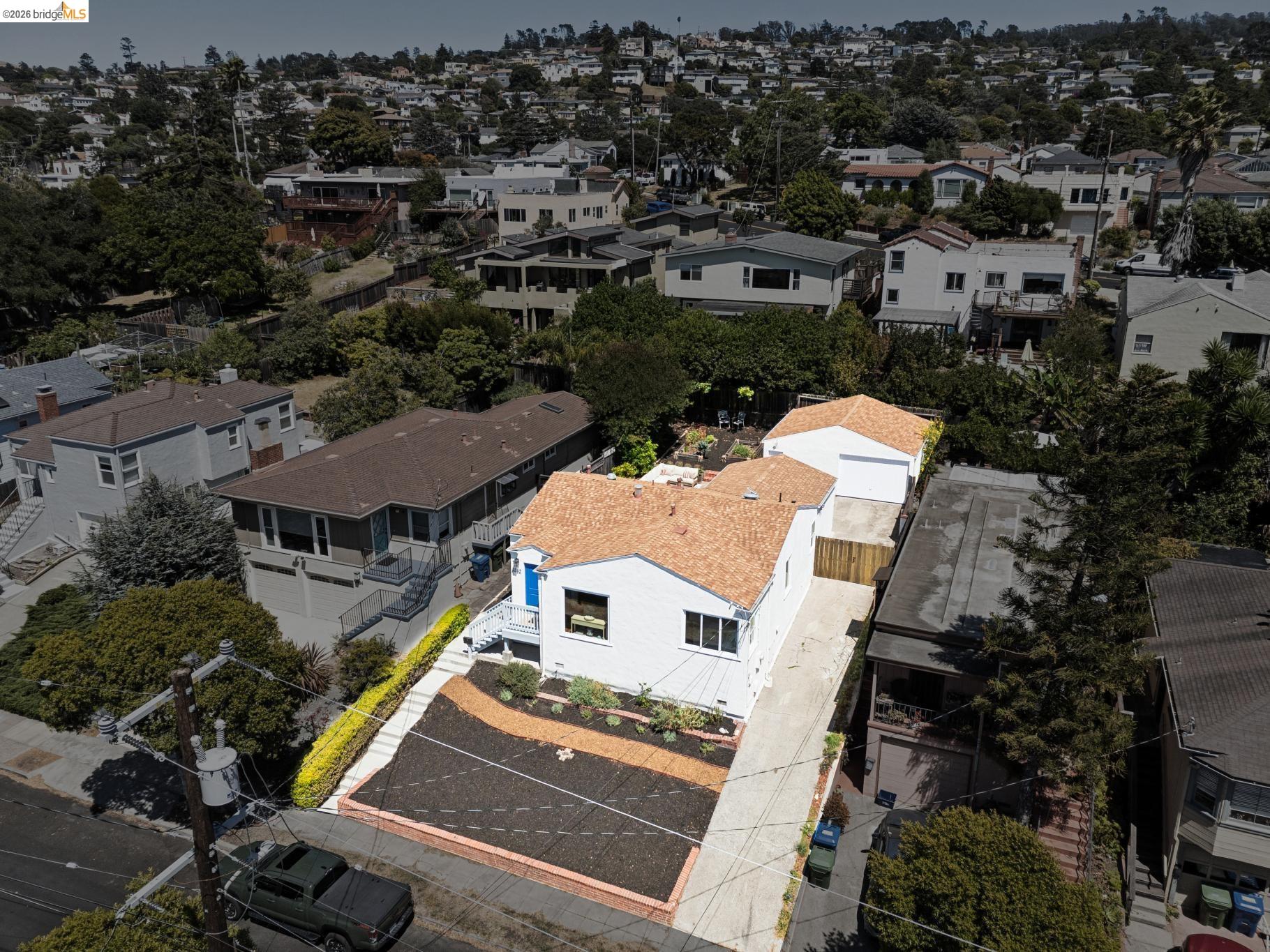 2332 Mono Ave