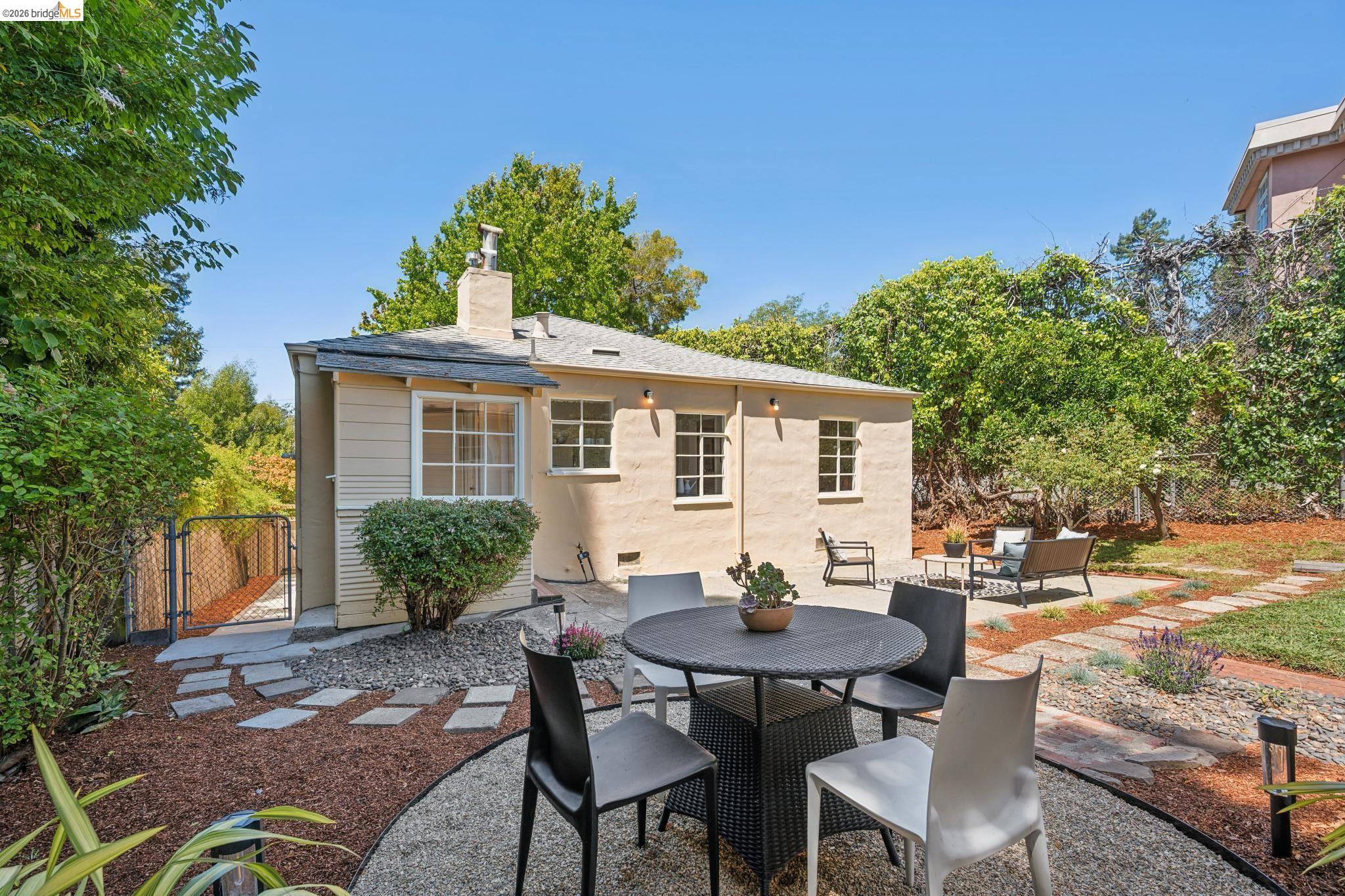 1133 Walnut Street