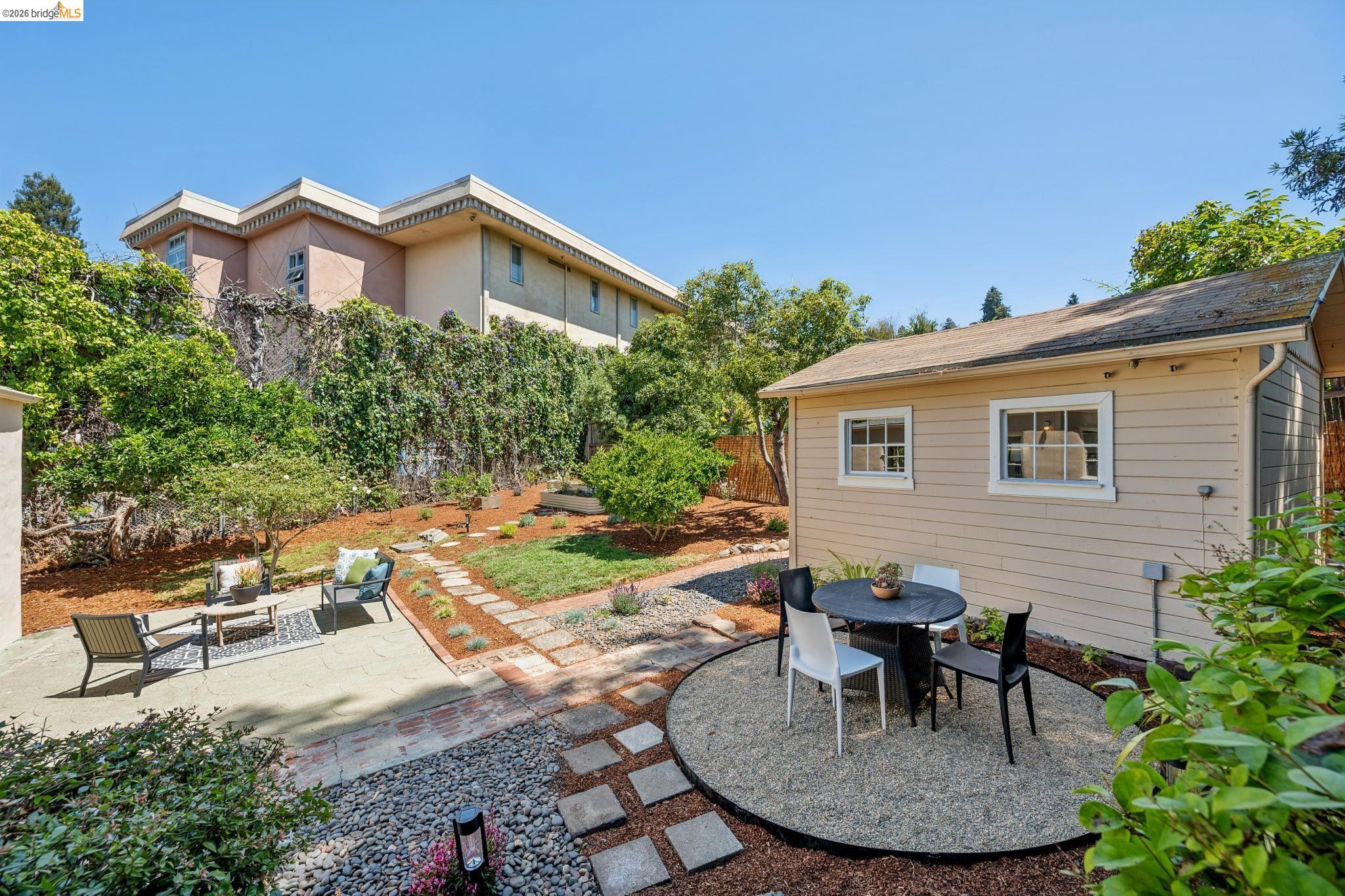 1133 Walnut Street
