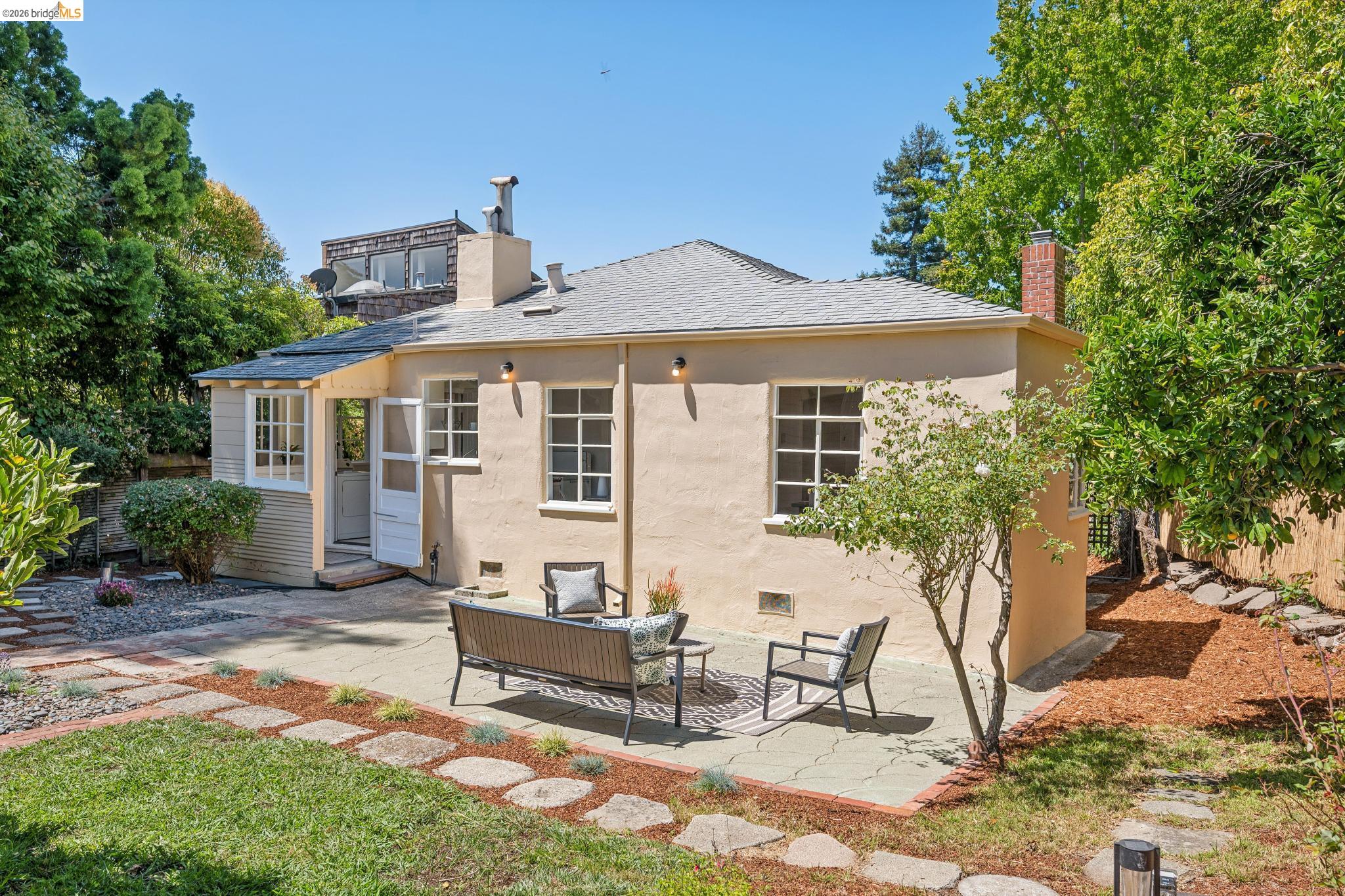 1133 Walnut Street