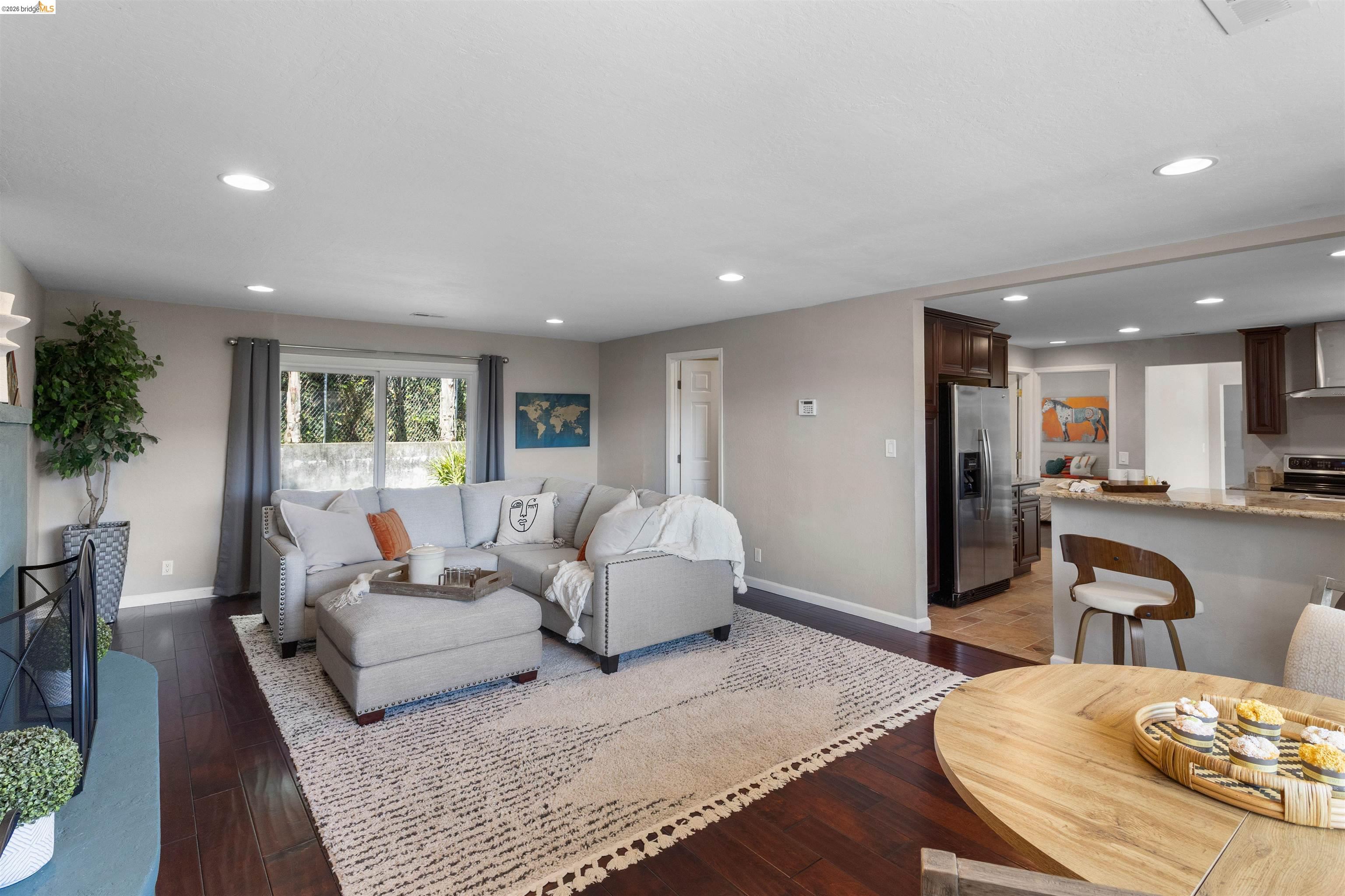 8019 Sterling Dr