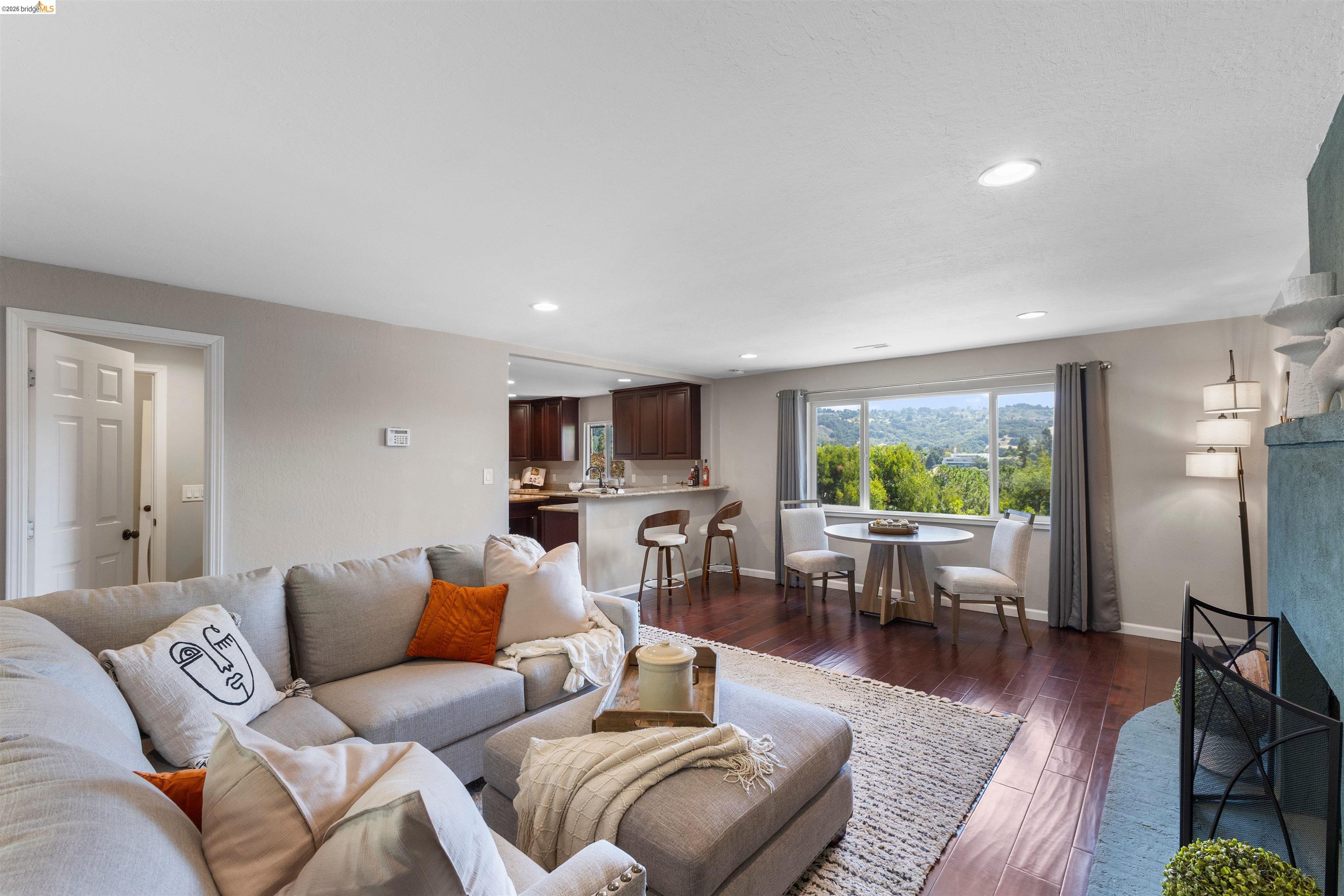 8019 Sterling Dr