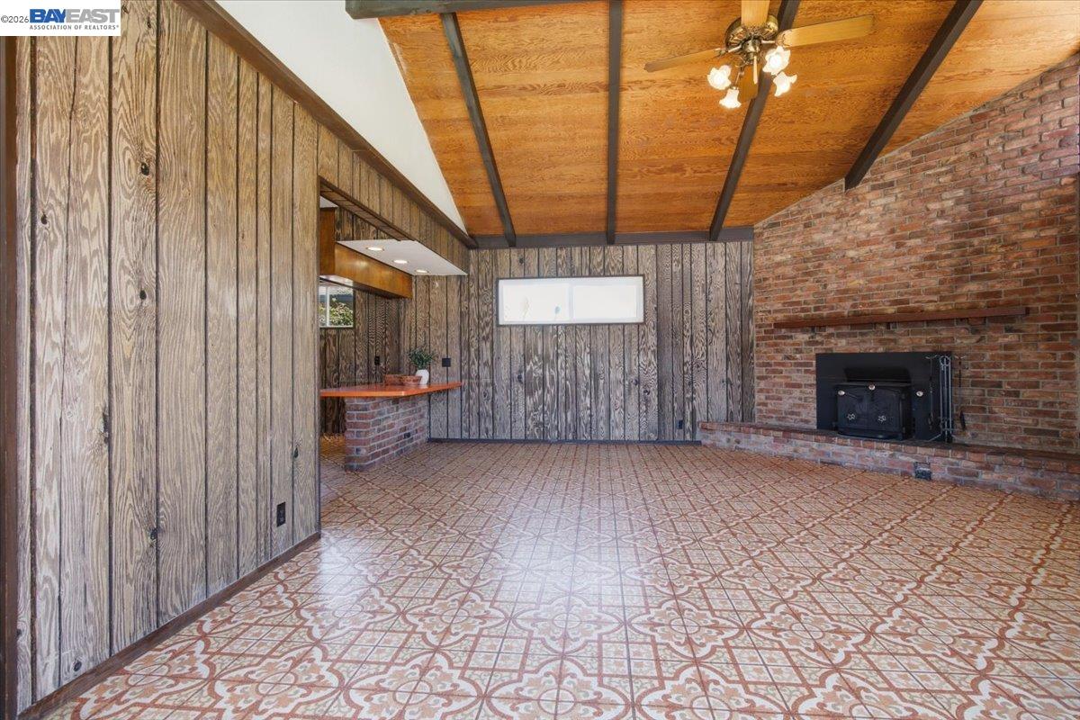 701 Floresta Blvd