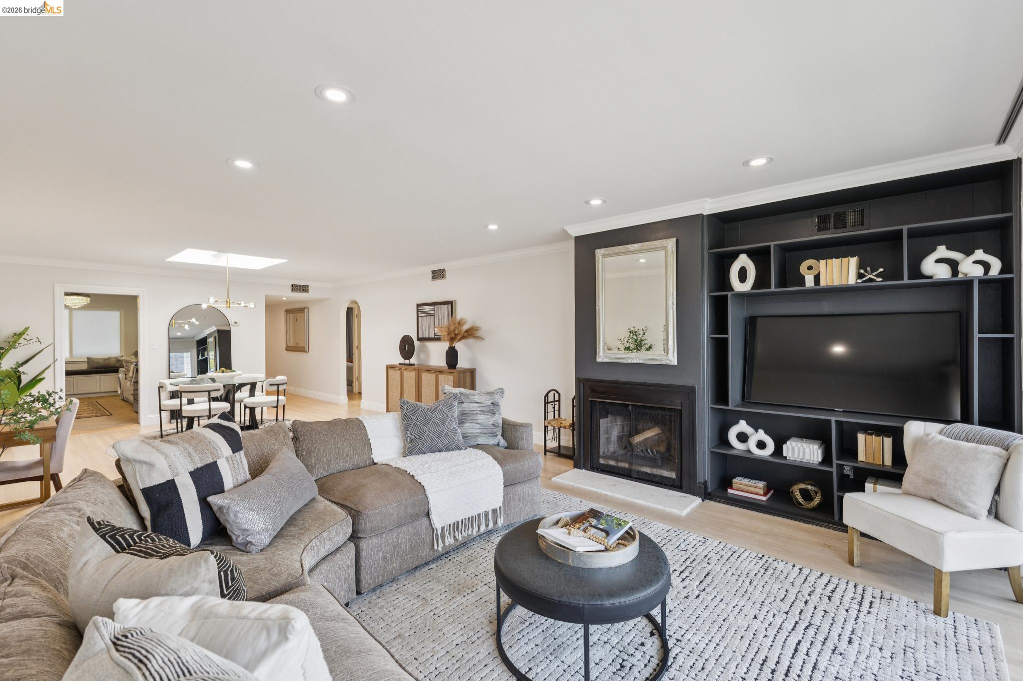 2316 Lakeshore Ave # 8