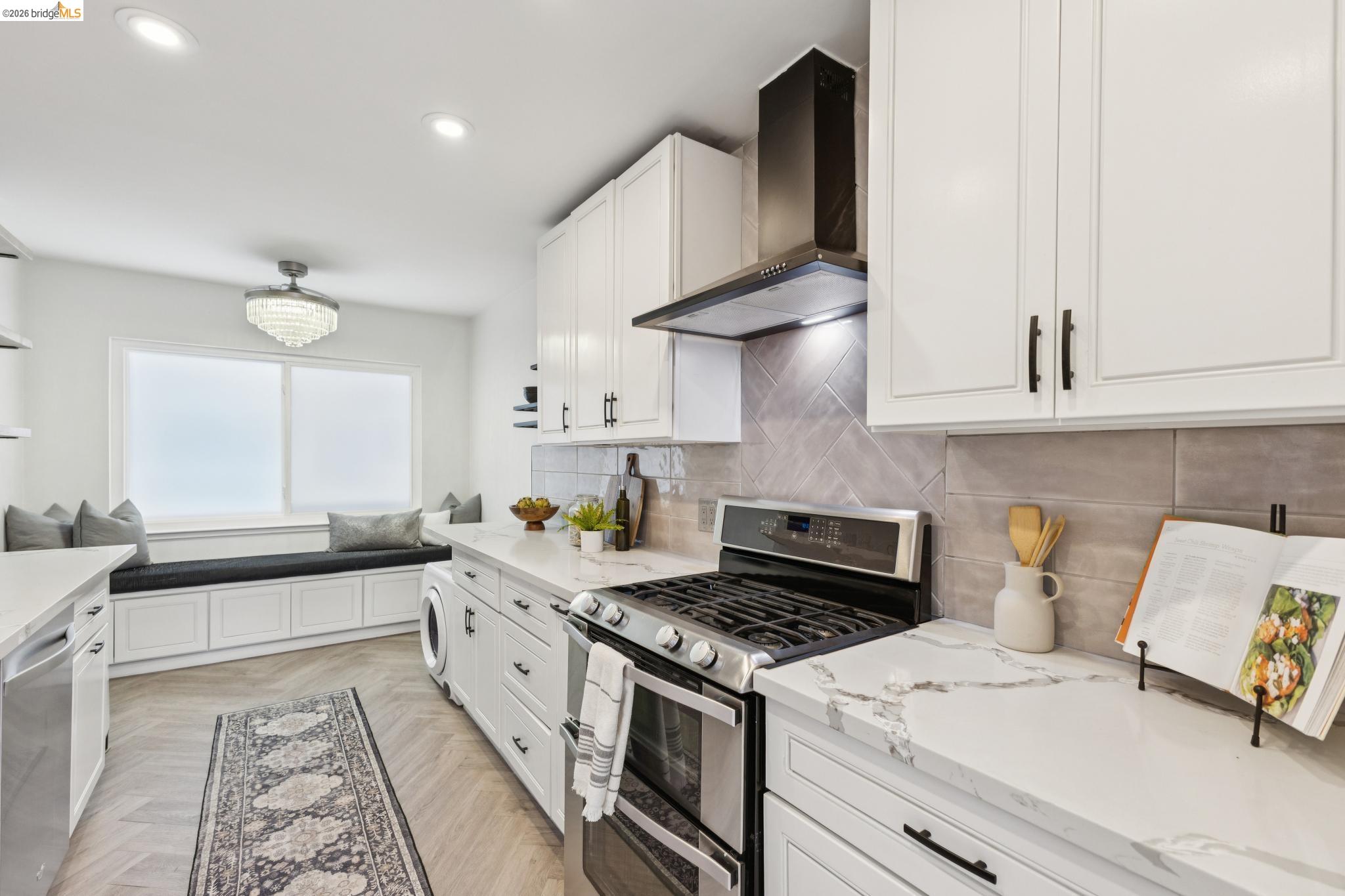 2316 Lakeshore Ave # 8