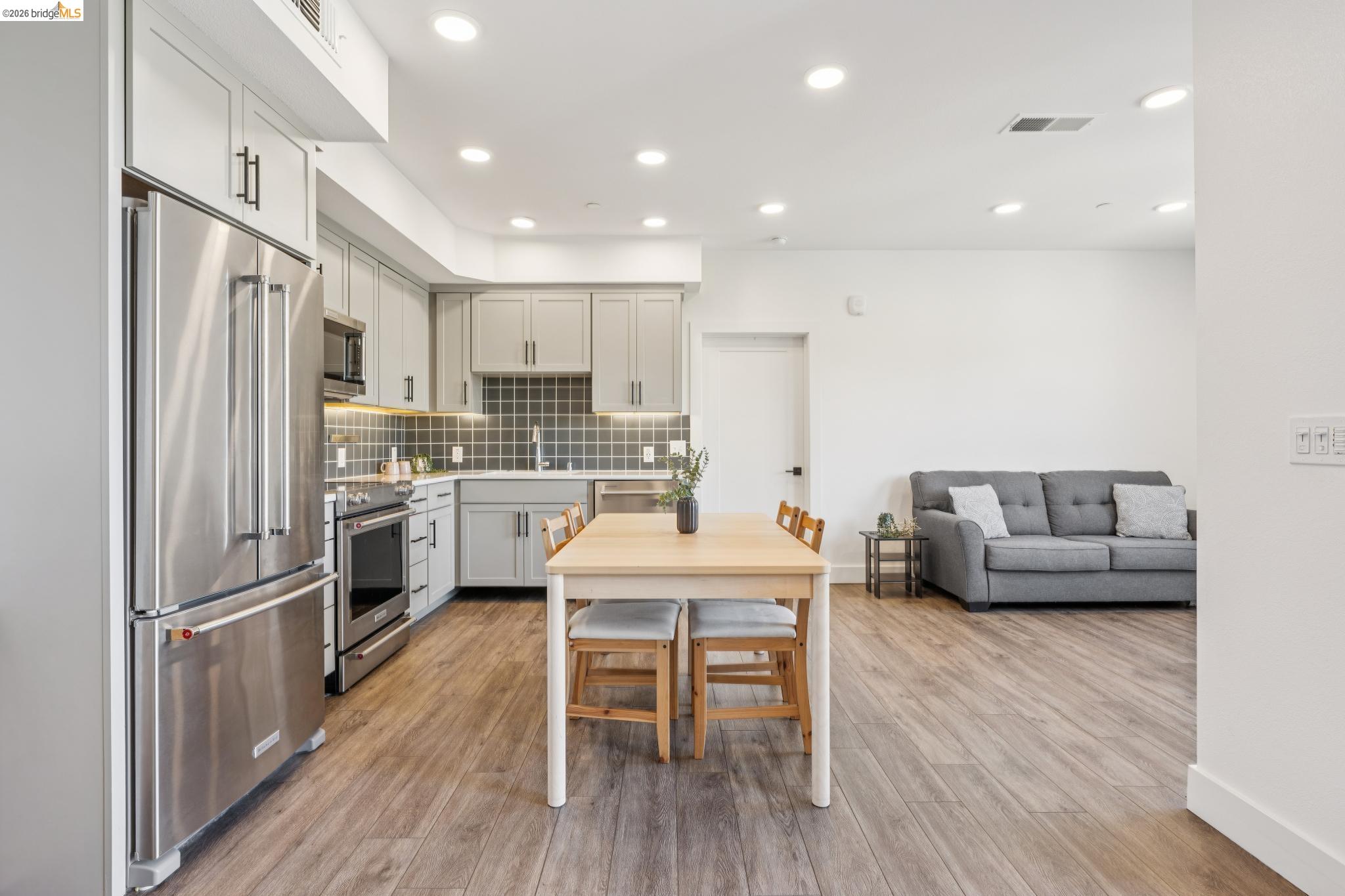 10300 San Pablo Ave # 203