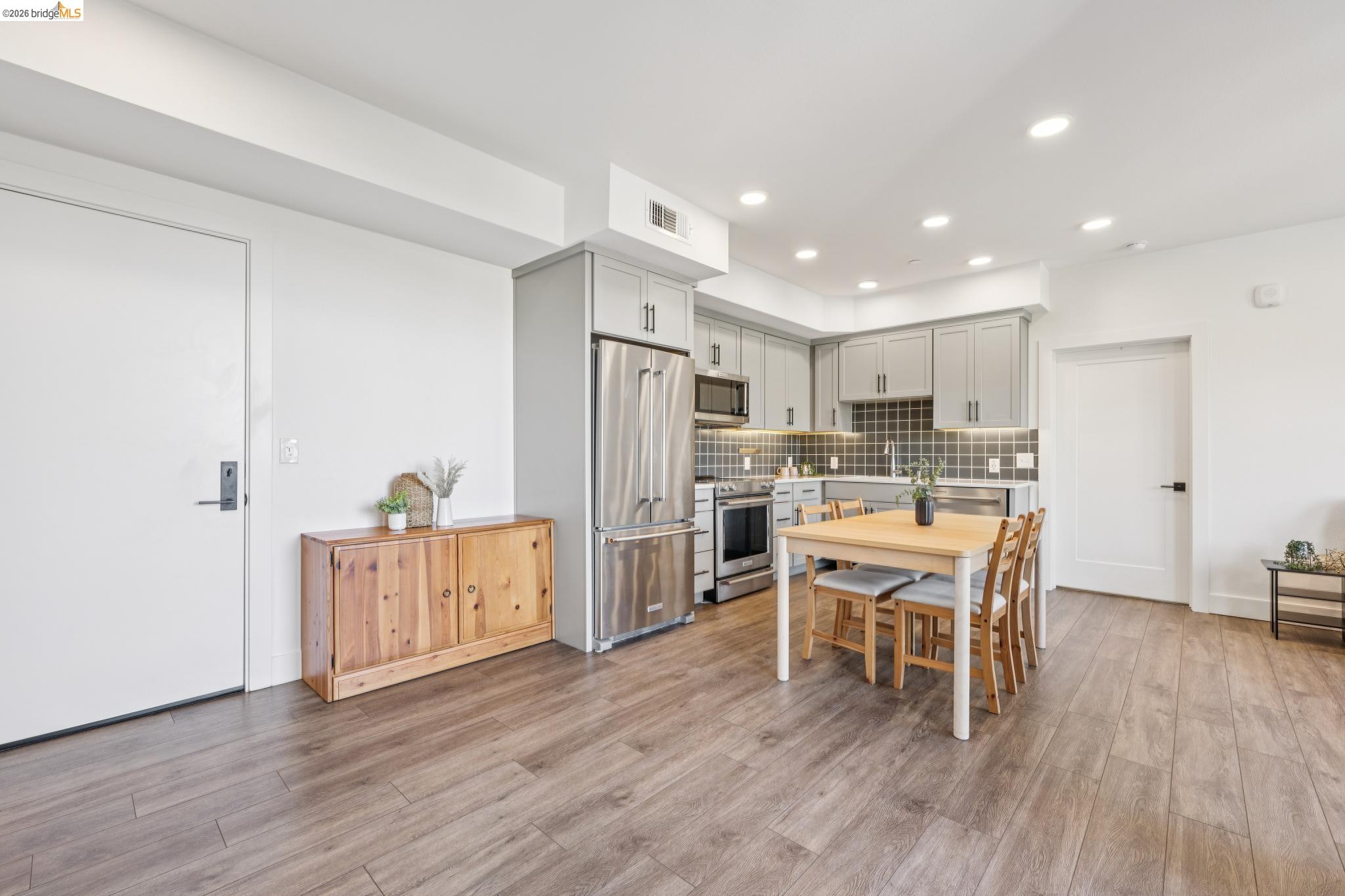 10300 San Pablo Ave # 203