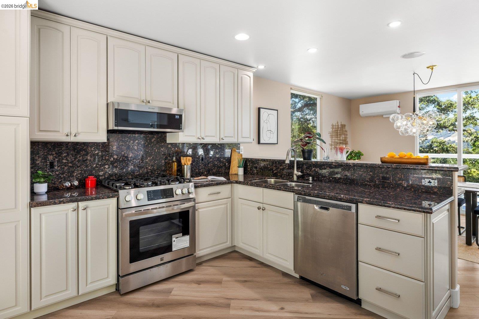 3696 Boyer Cir