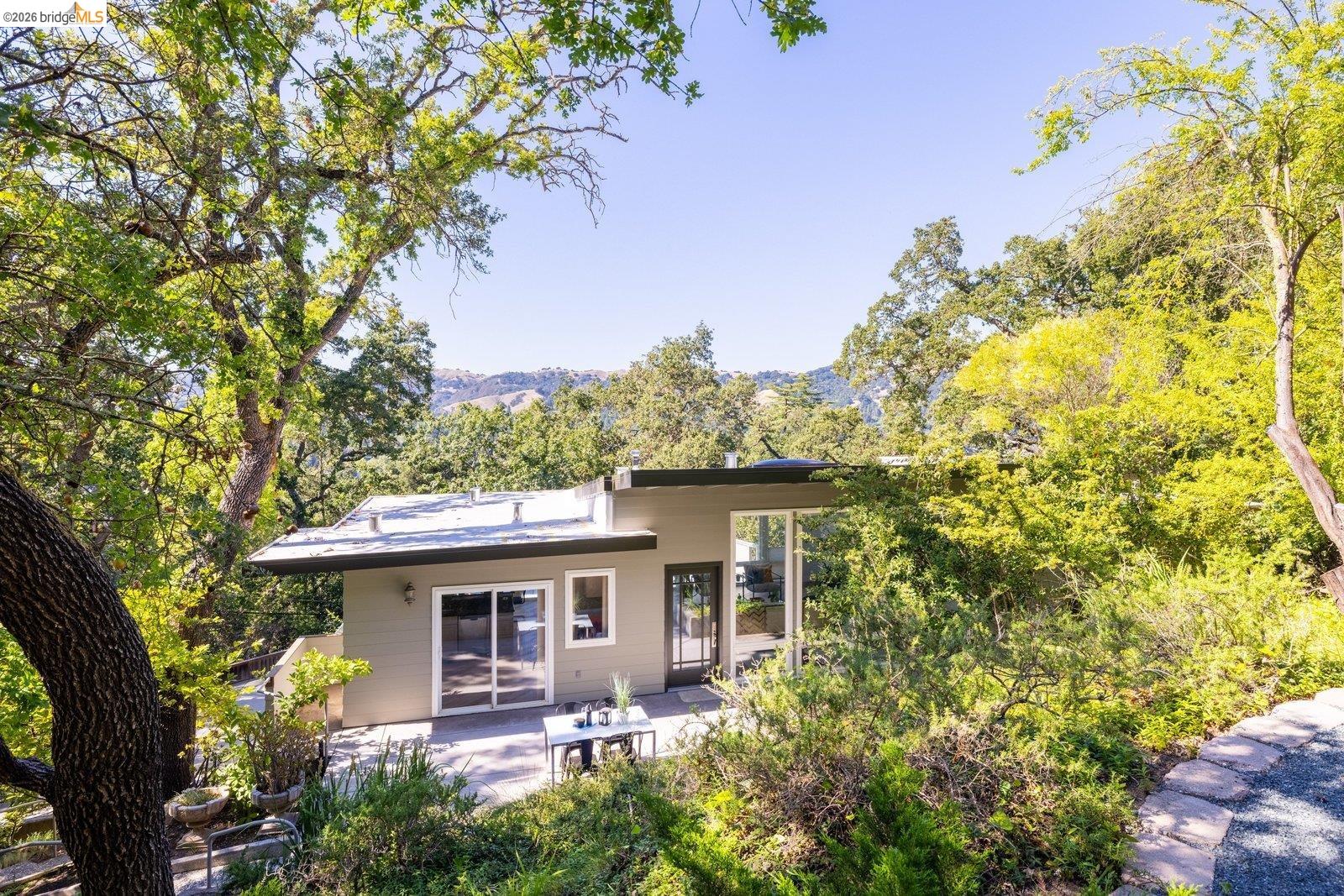 3696 Boyer Cir