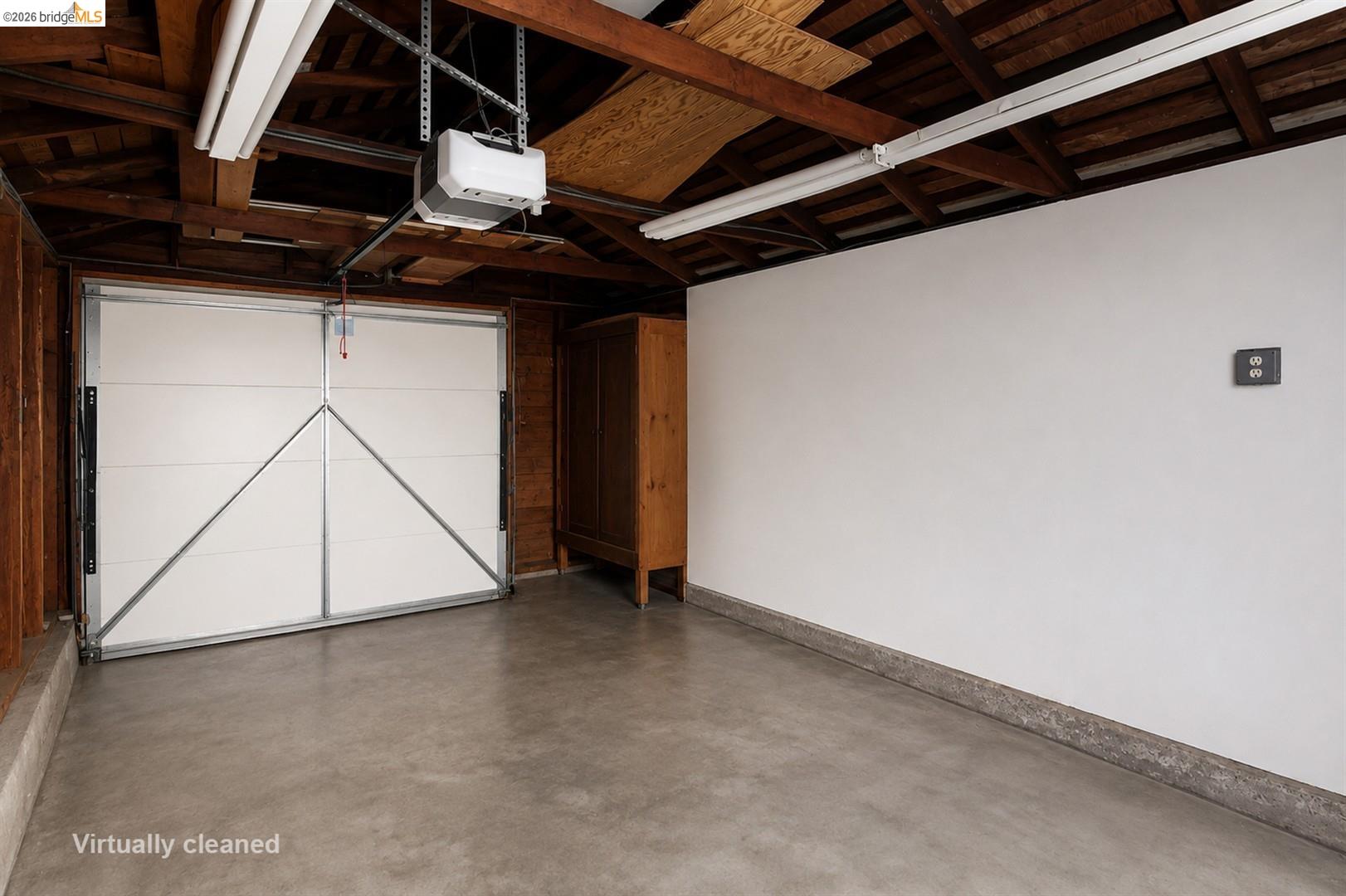 2559 Rampart