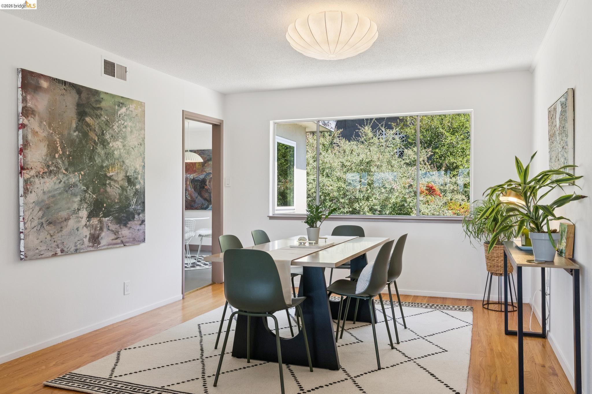2324 Lakeshore Ave