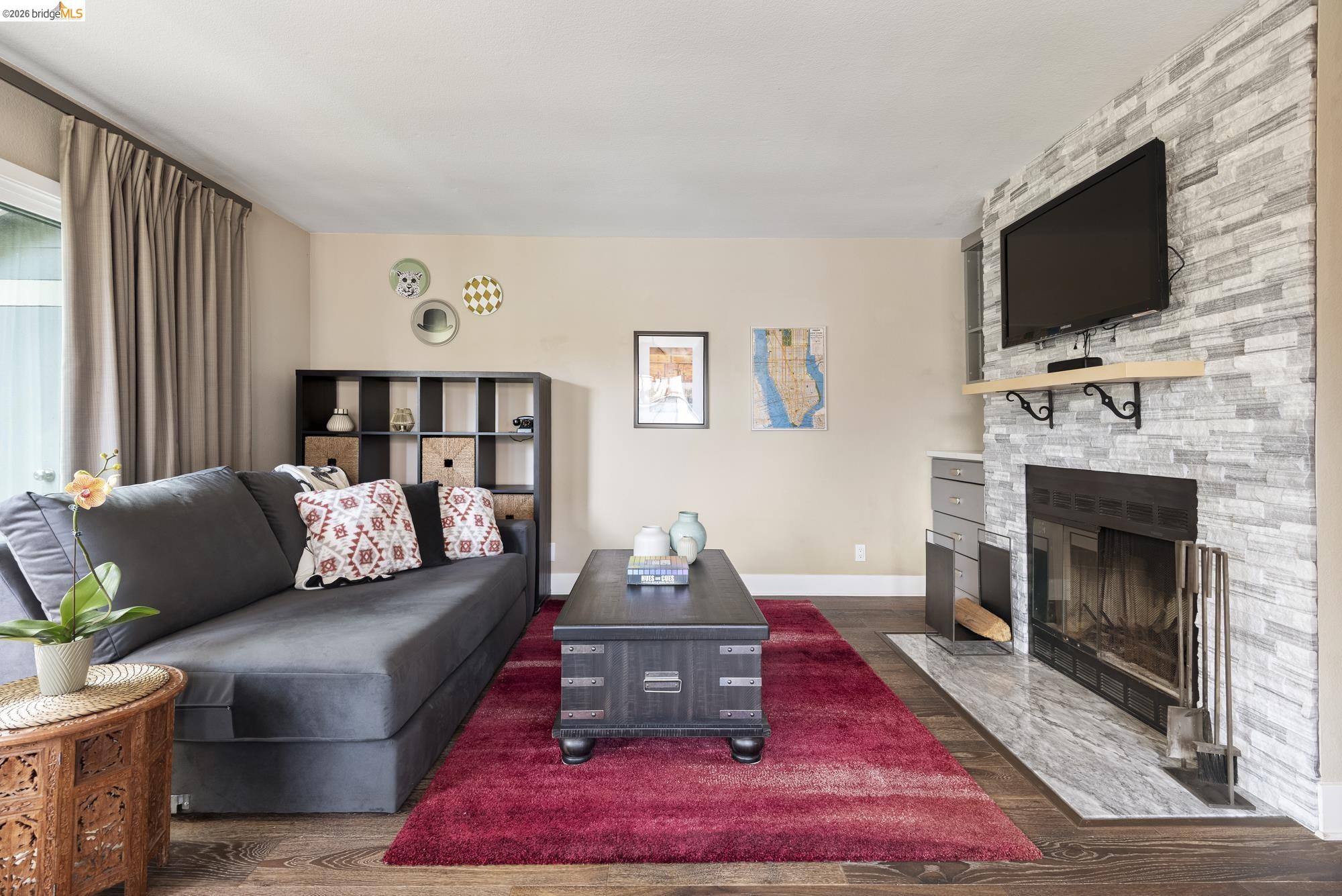 122 Lakeshore Ct