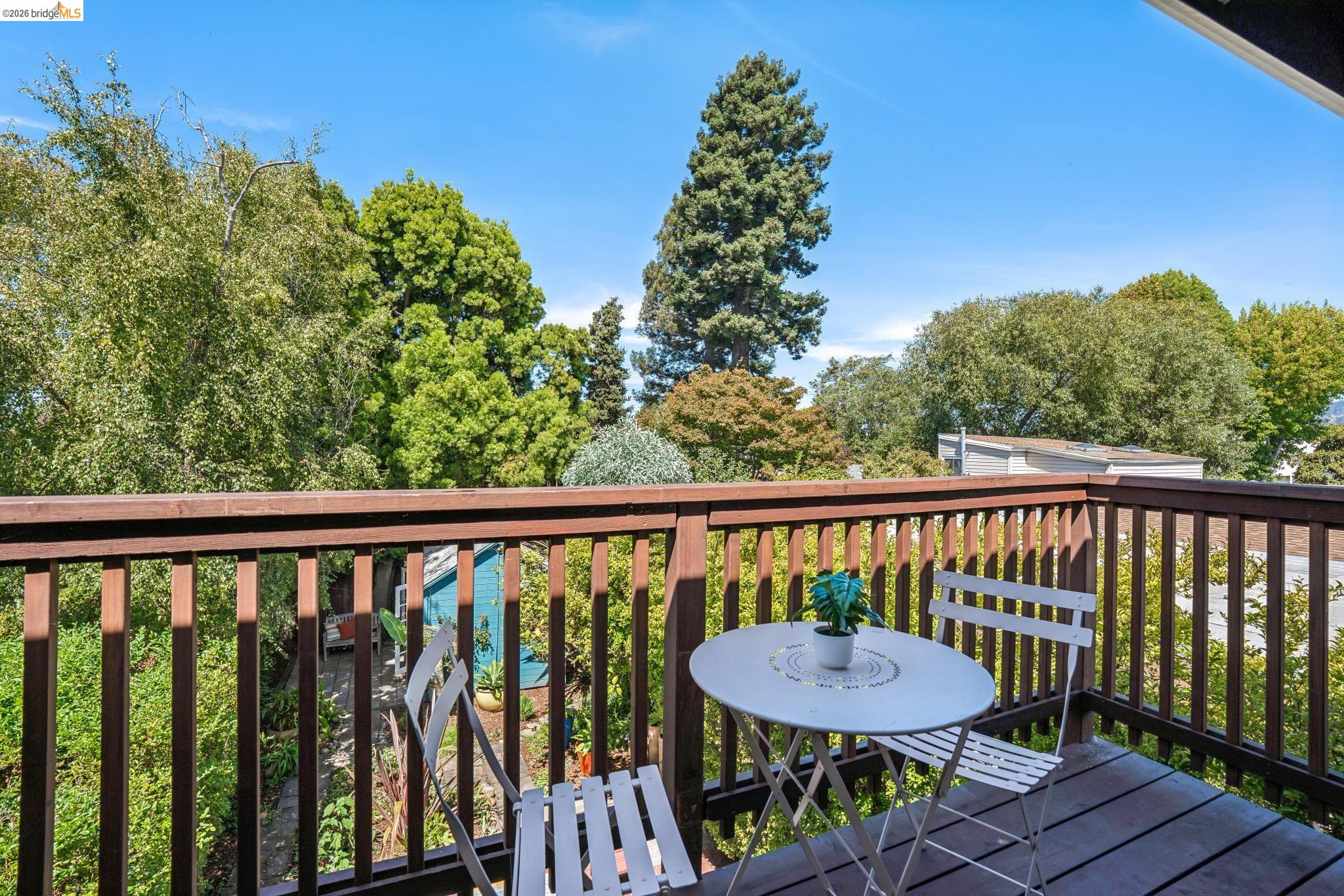 1204 Neilson St