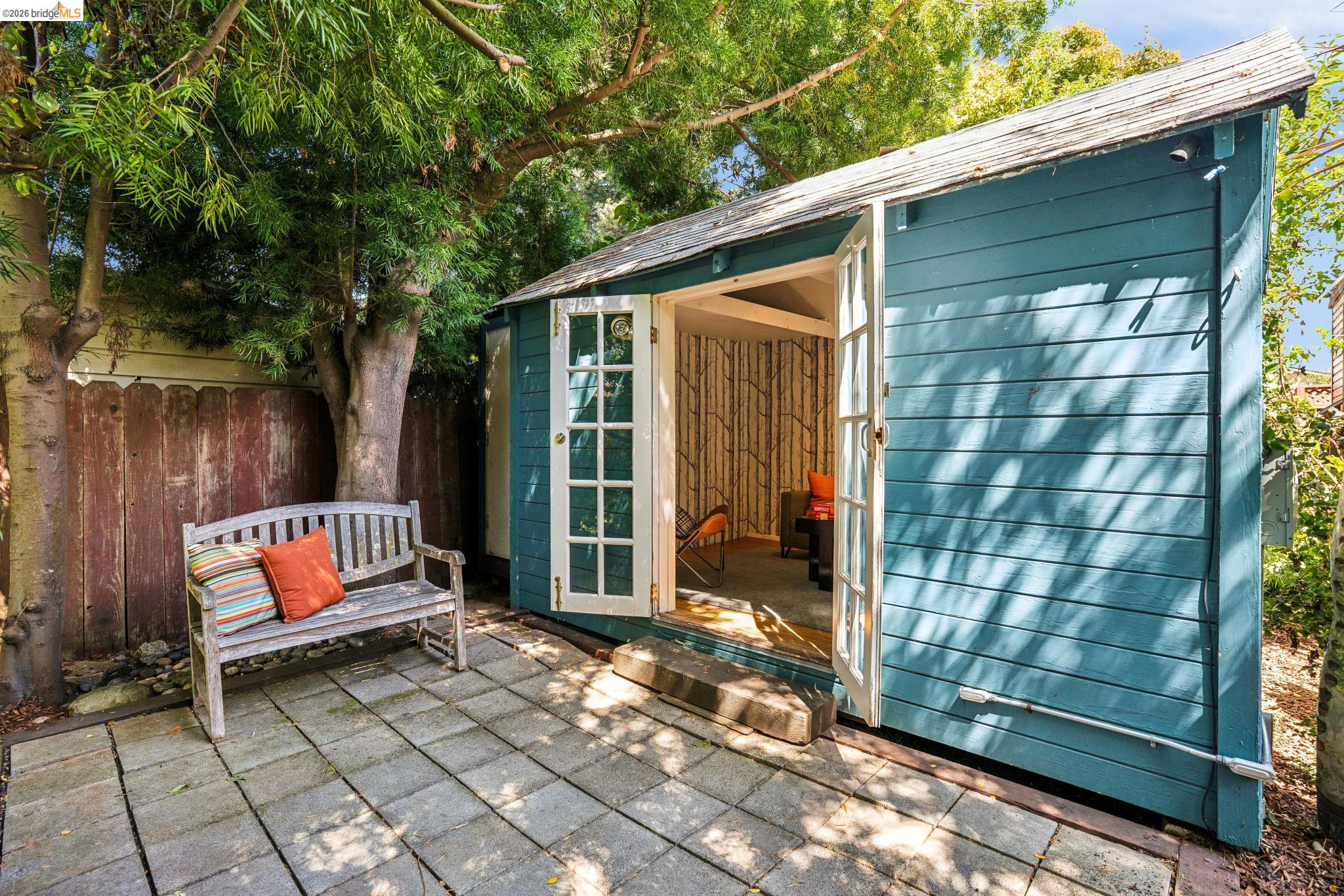 1204 Neilson St