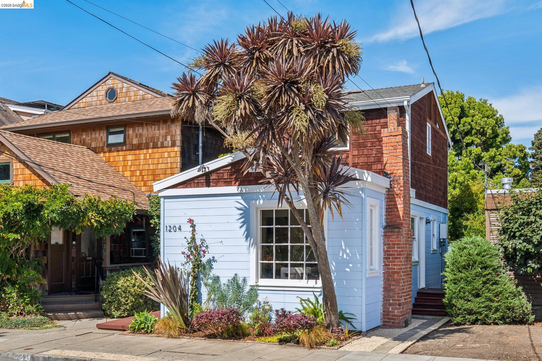 1204 Neilson St
