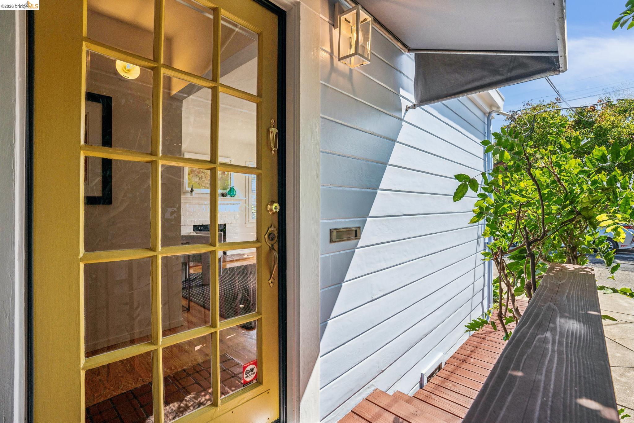 1204 Neilson St