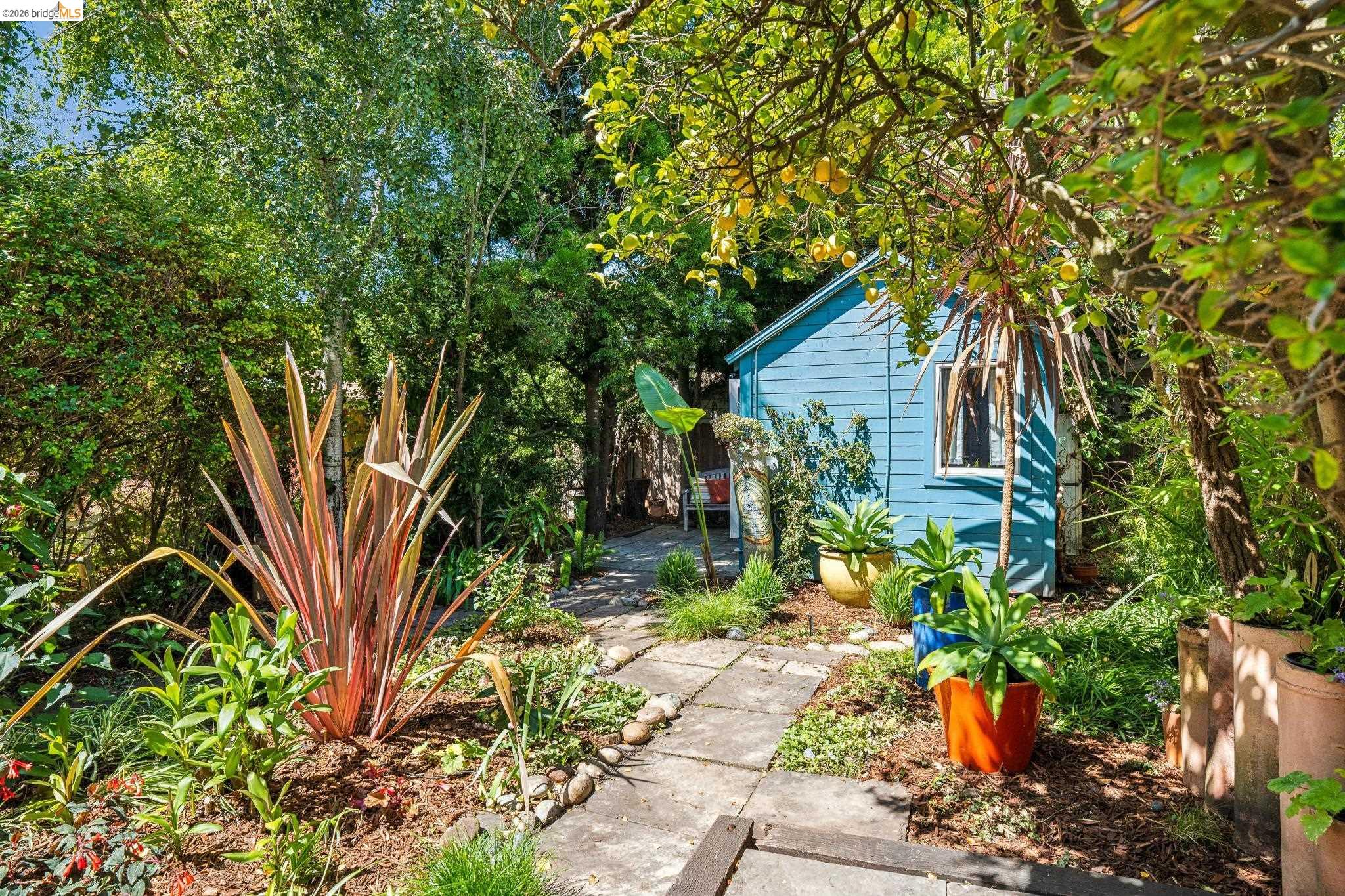 1204 Neilson St